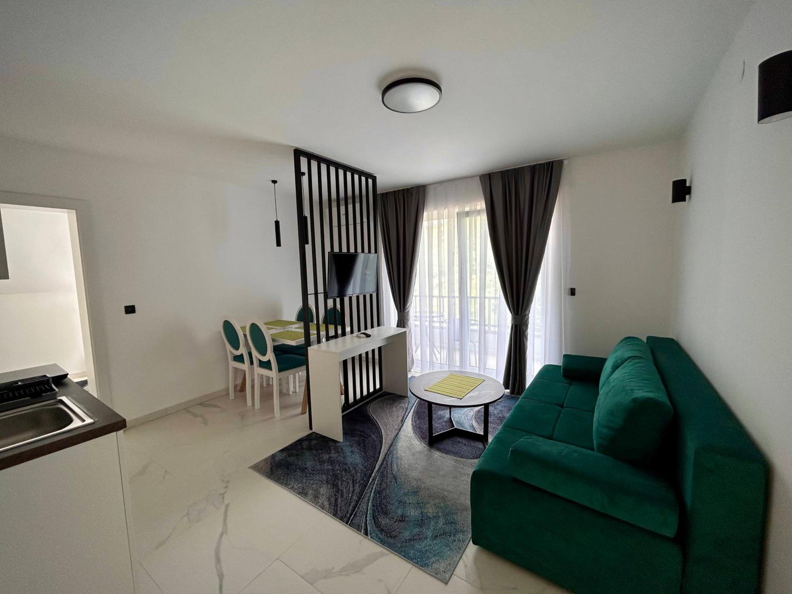 Sunny Corner Apartments