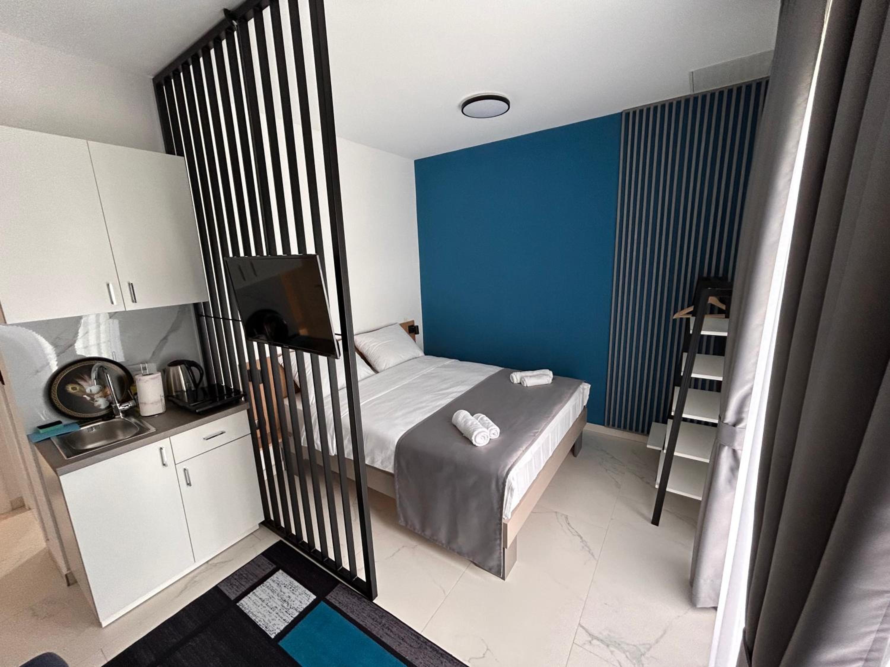 Sunny Corner Apartments