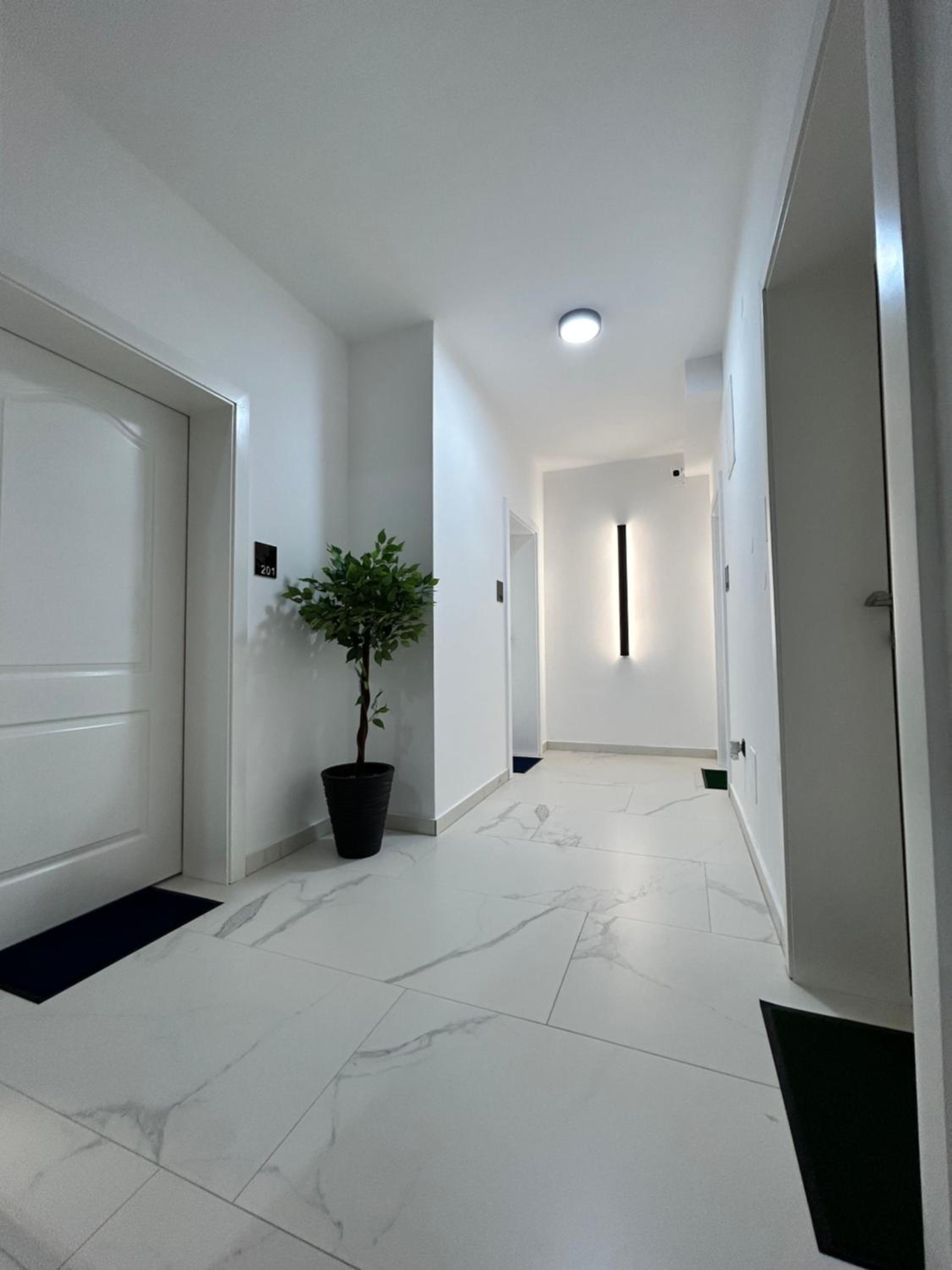 Sunny Corner Apartments