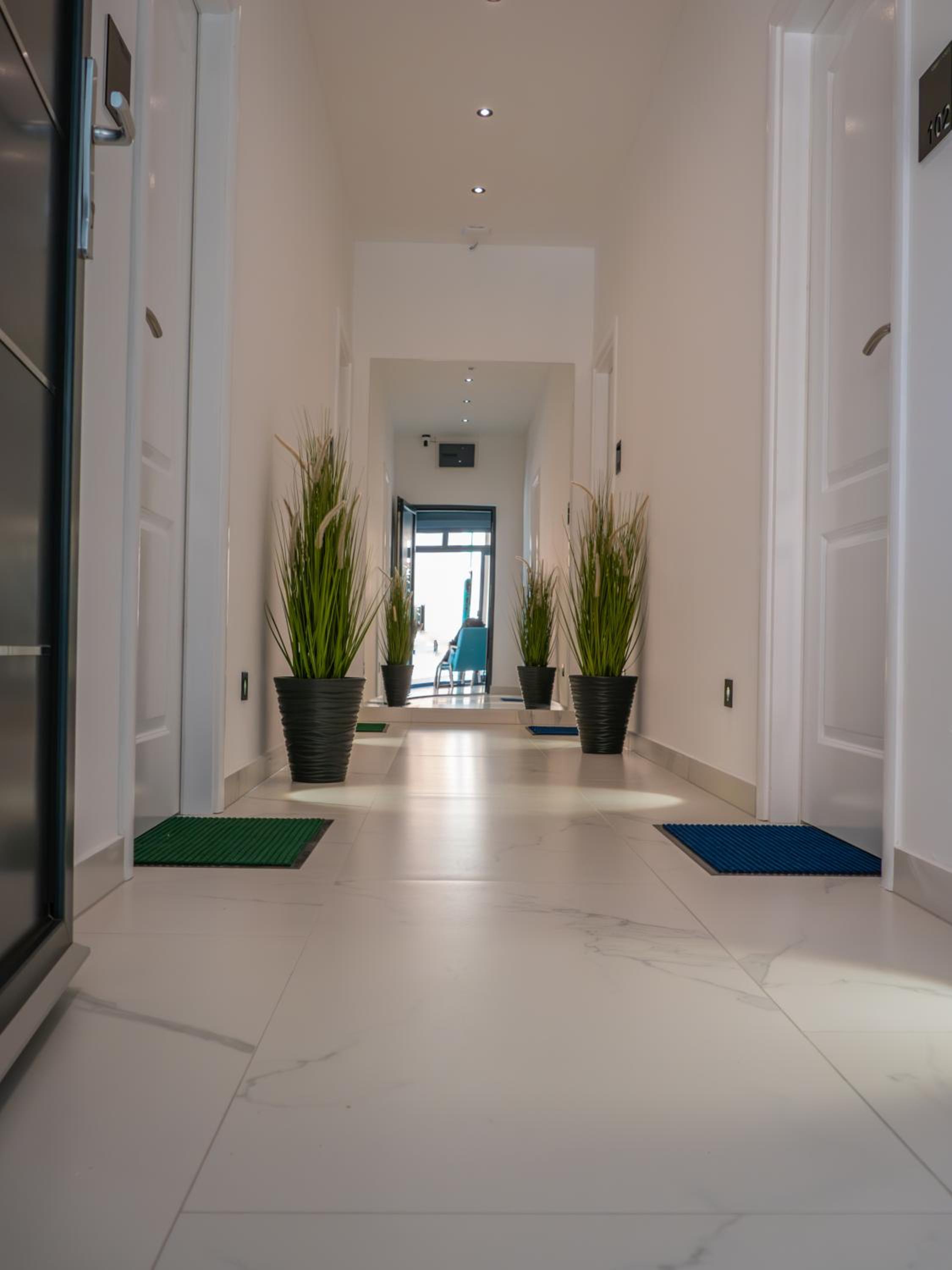 Sunny Corner Apartments