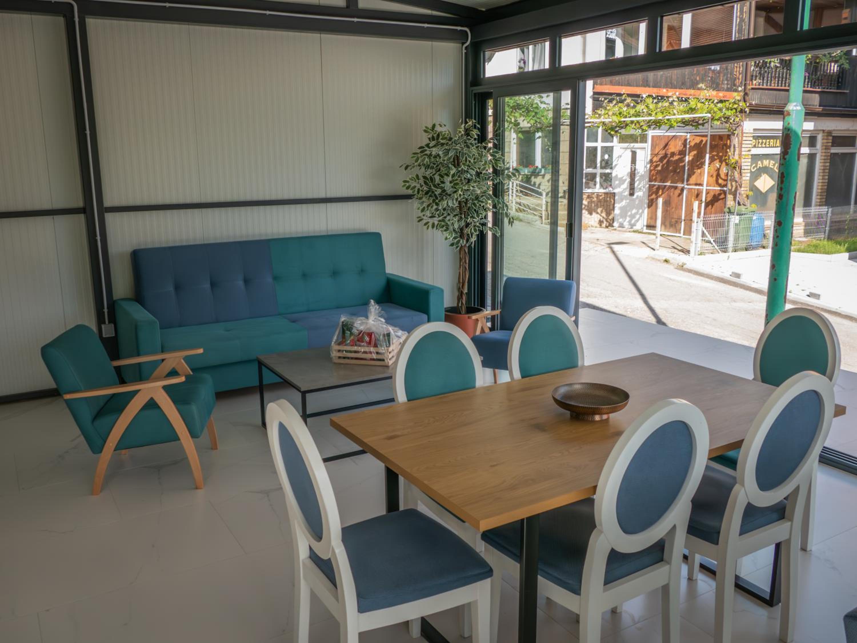 Sunny Corner Apartments