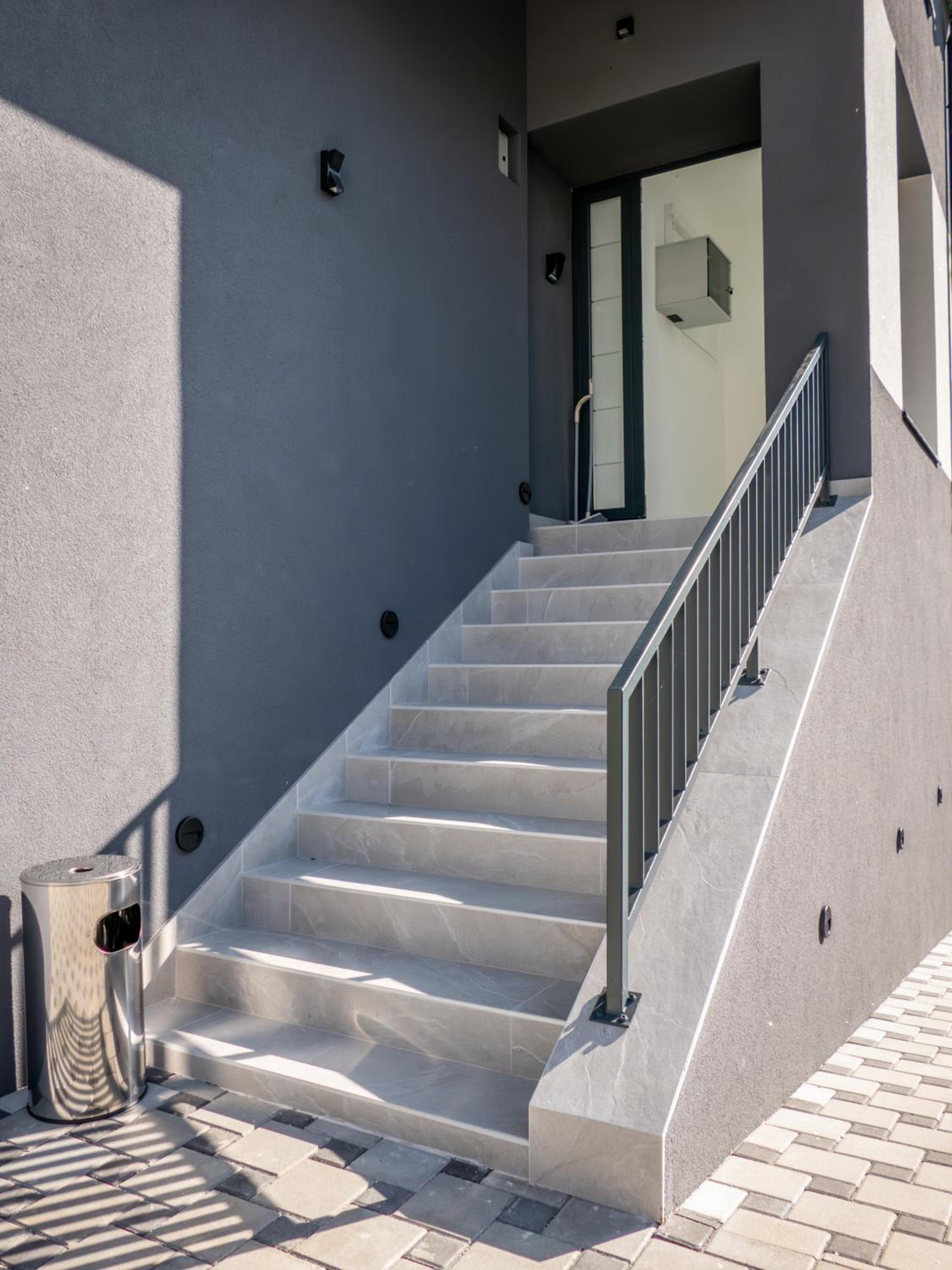 Sunny Corner Apartments