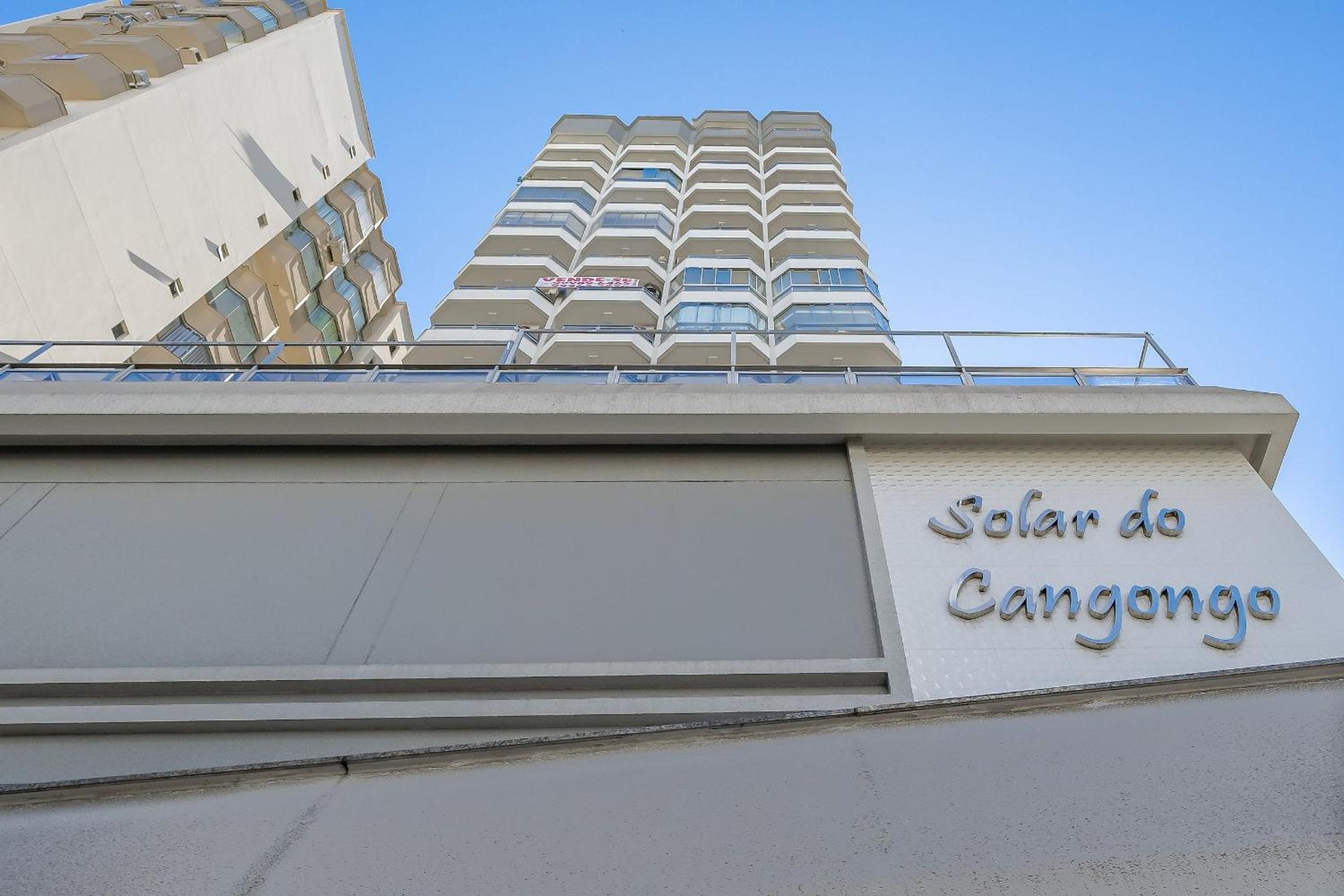 Ap próx da praia no centro de Balneário SDC601