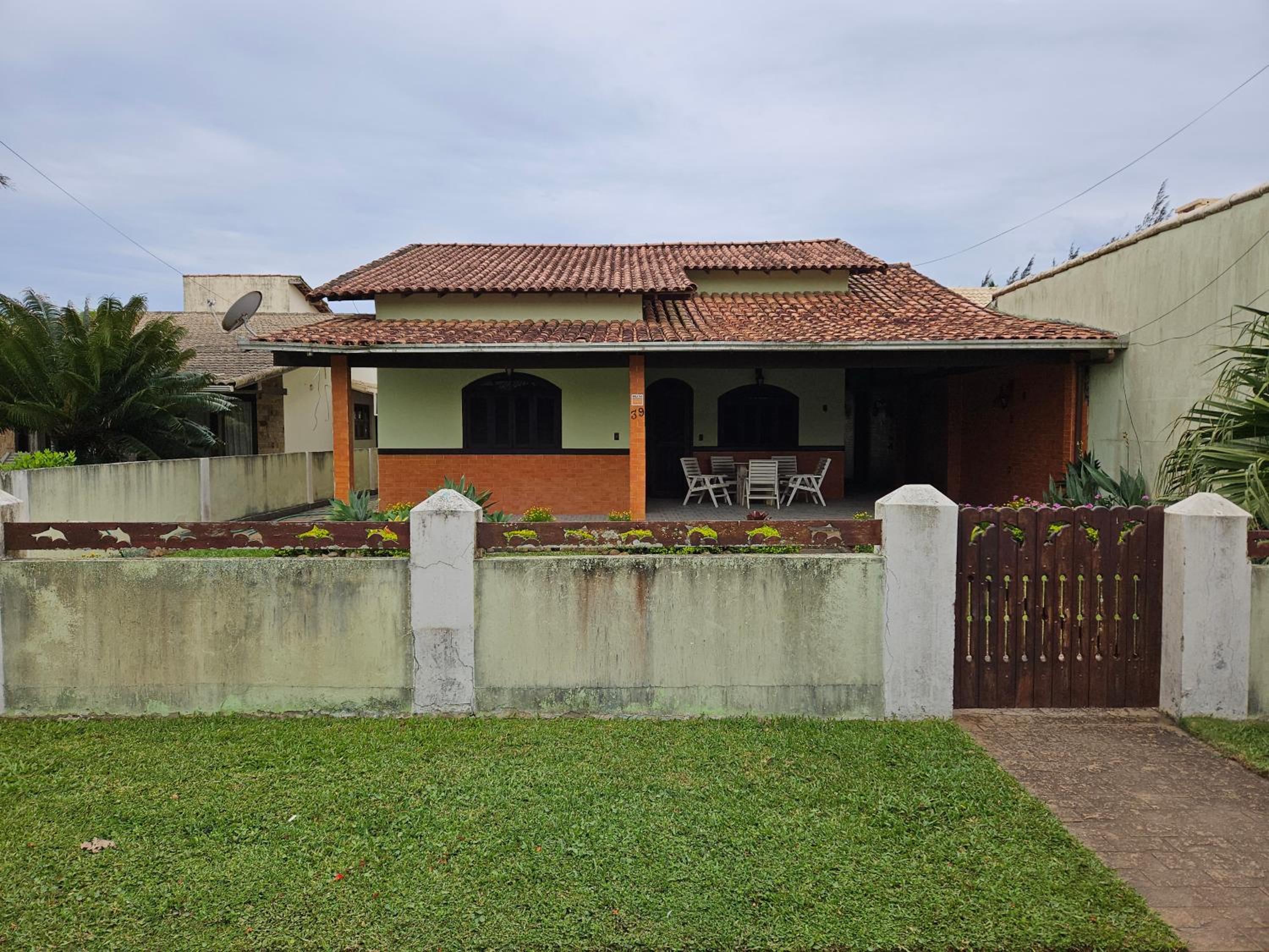 Casa Orla 500 três quadras da Praia