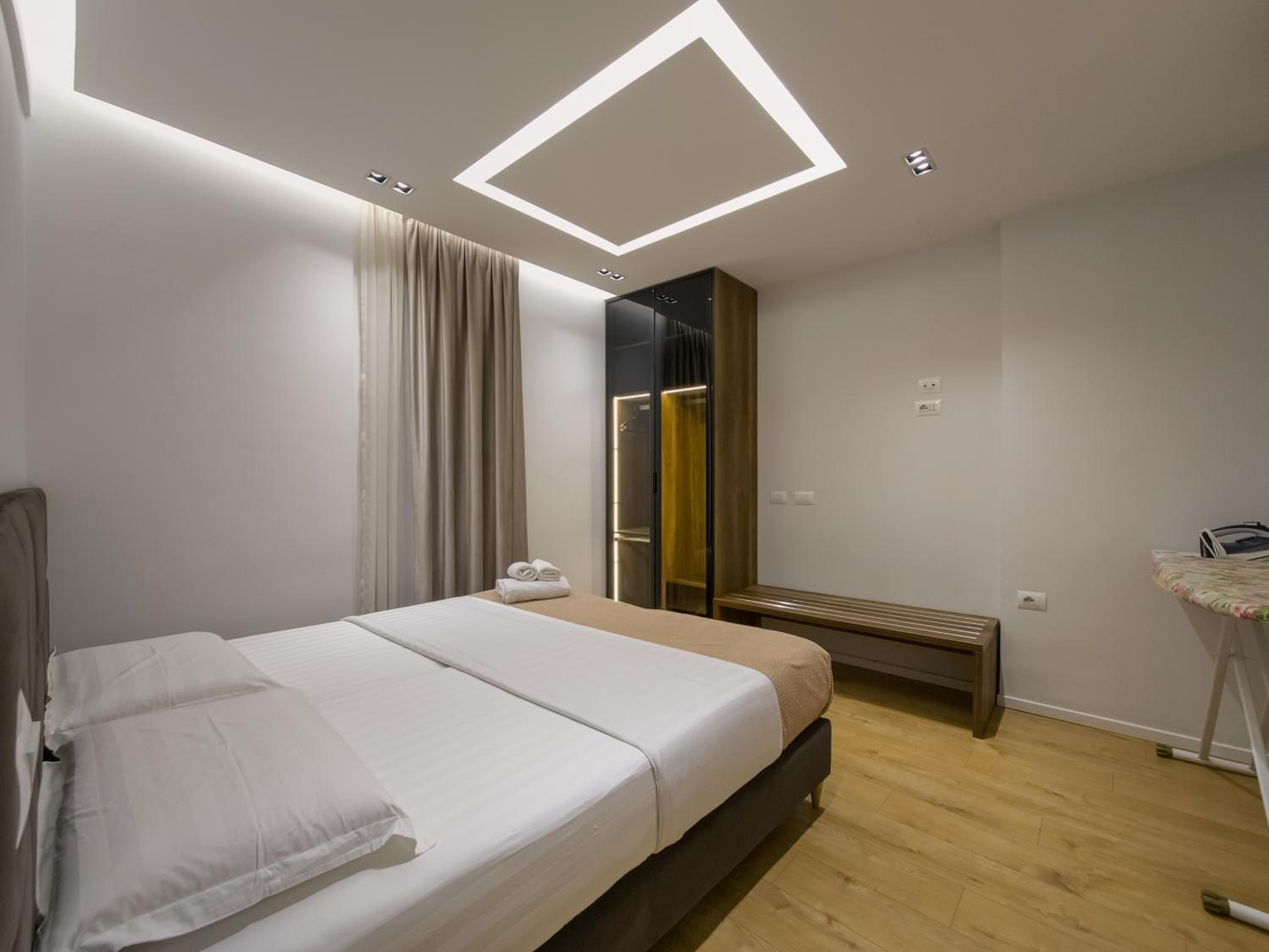 PIN Apartments - 3 Min to Skanderbeg - Free Parking