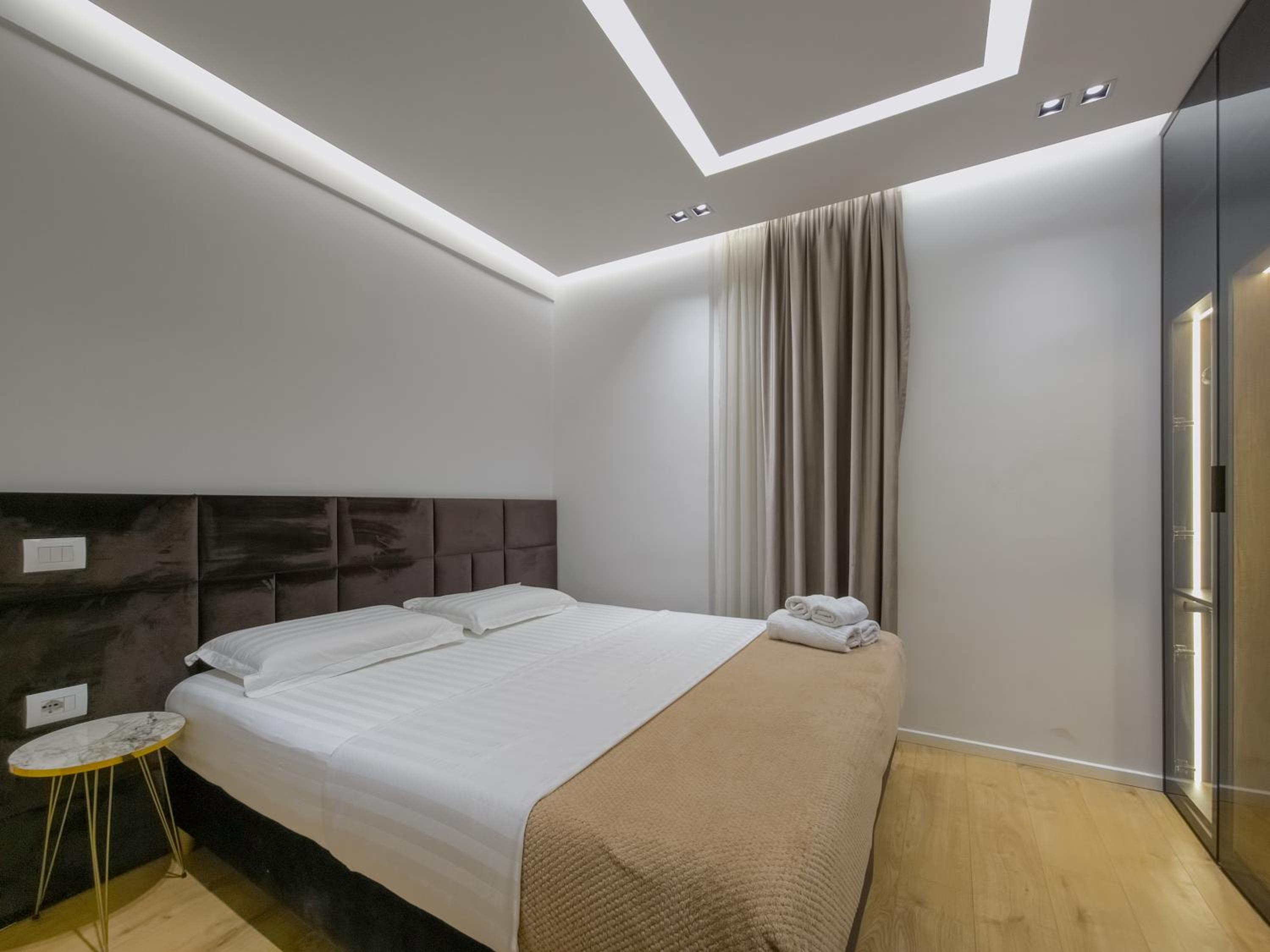 PIN Apartments - 3 Min to Skanderbeg - Free Parking