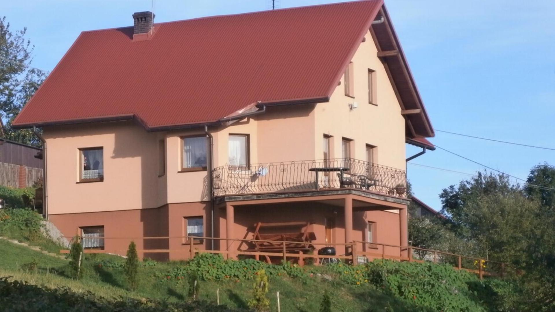 Domek nad Lasem