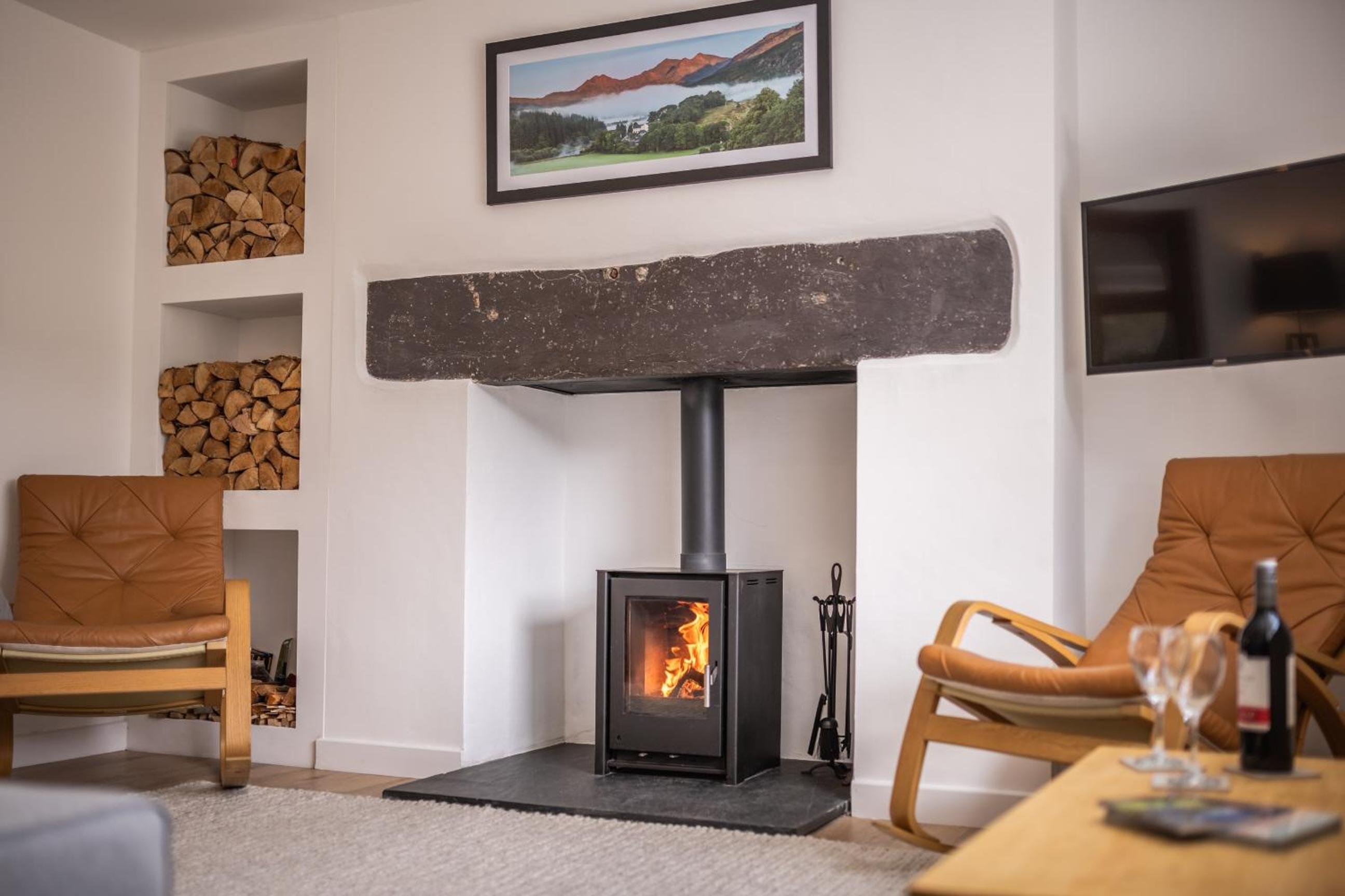 Cosy mountain cottage, Eryri (Snowdonia) view 4