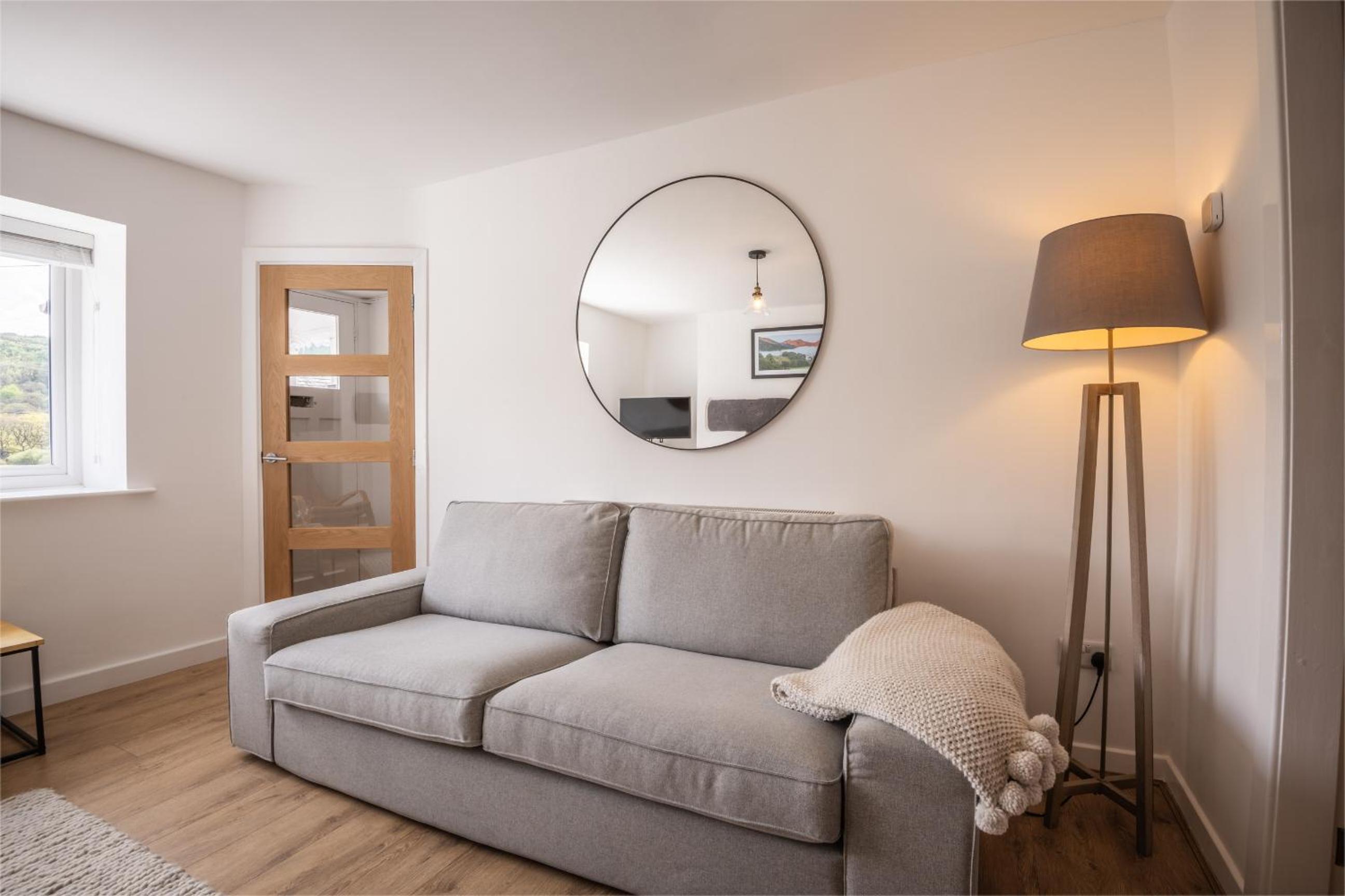 Cosy mountain cottage, Eryri (Snowdonia) view 5
