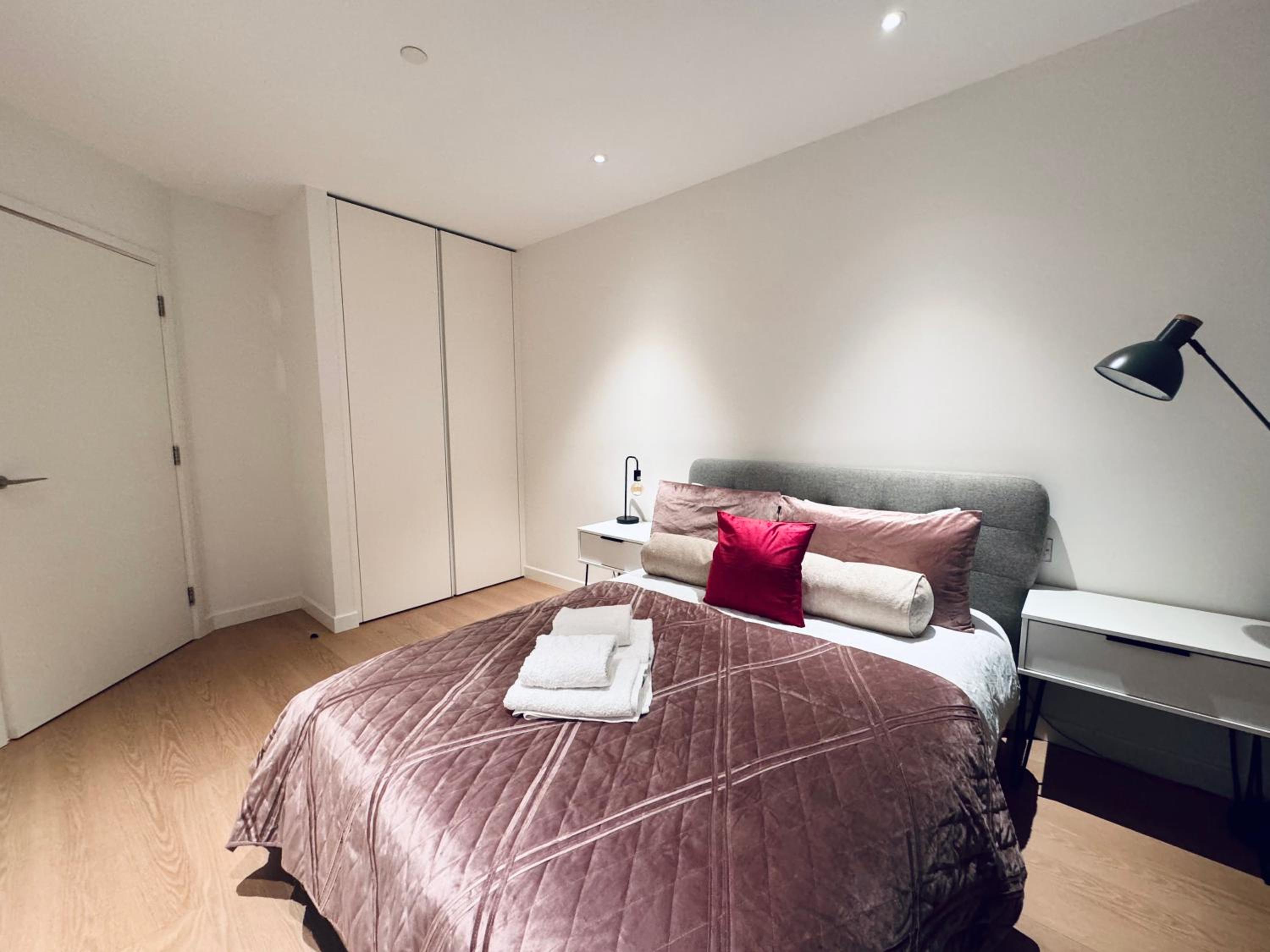 Upper Riverside O2 2Bedroom Flat 05