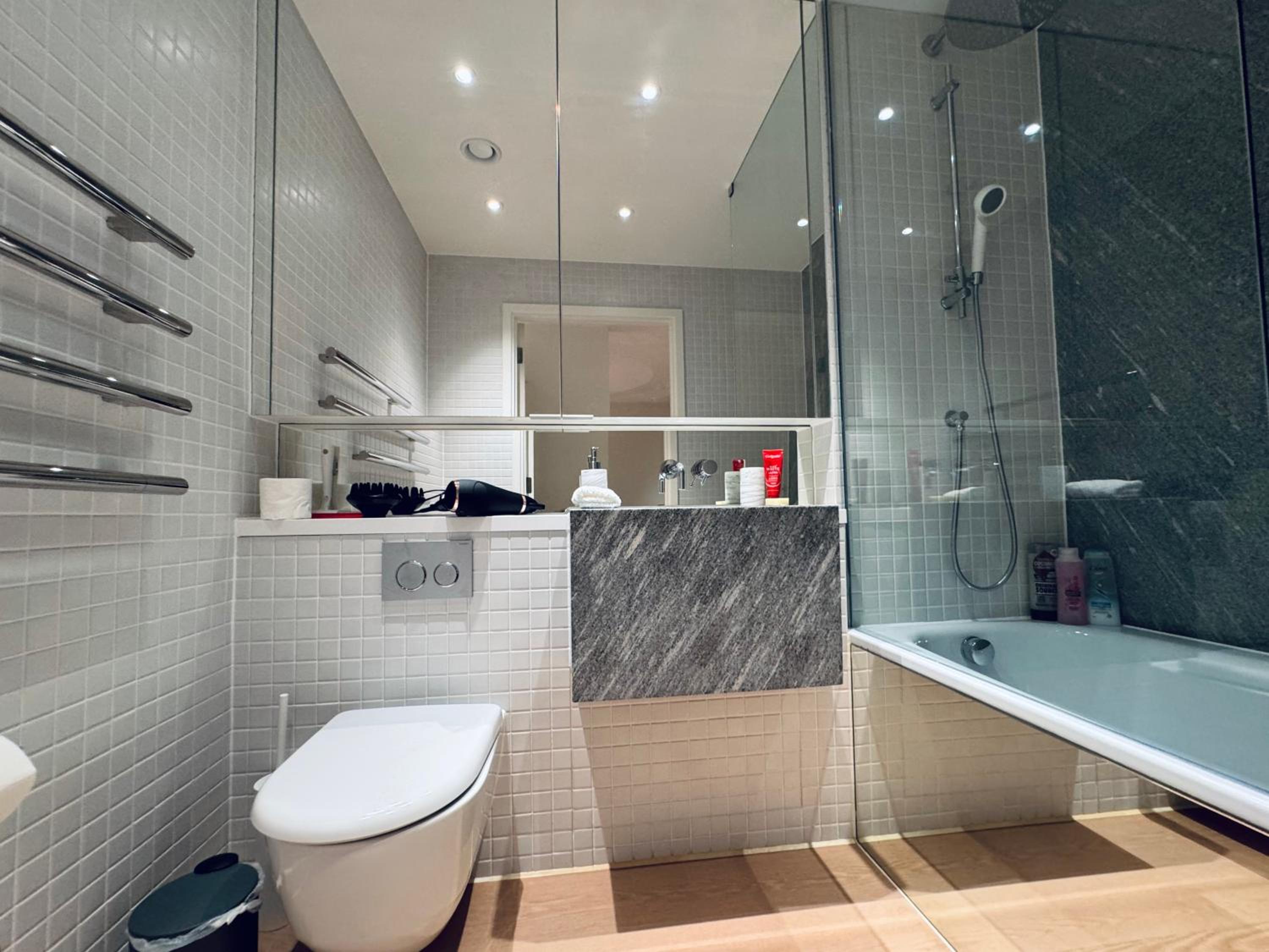 Upper Riverside O2 2Bedroom Flat 05