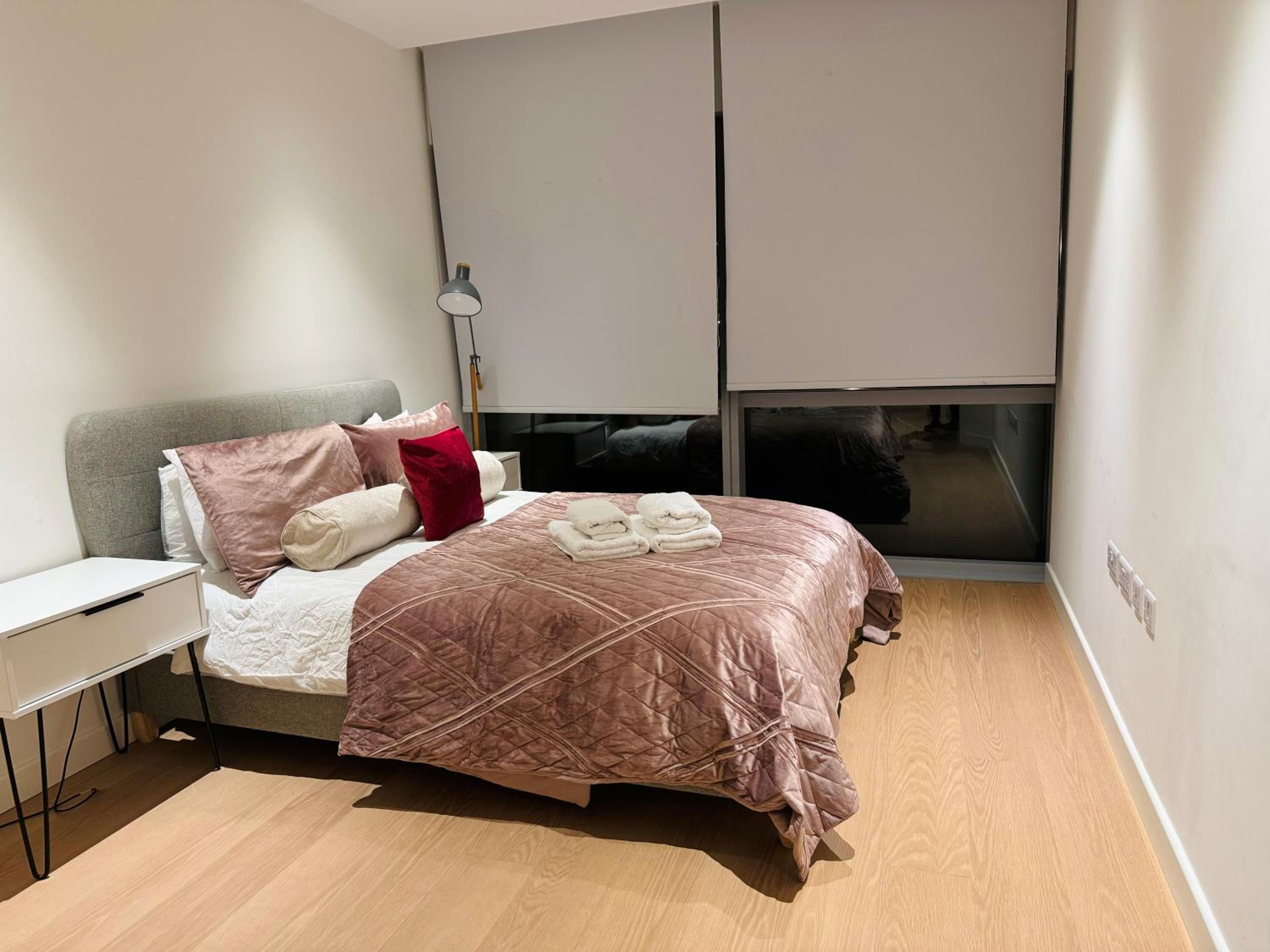 Upper Riverside O2 2Bedroom Flat 05