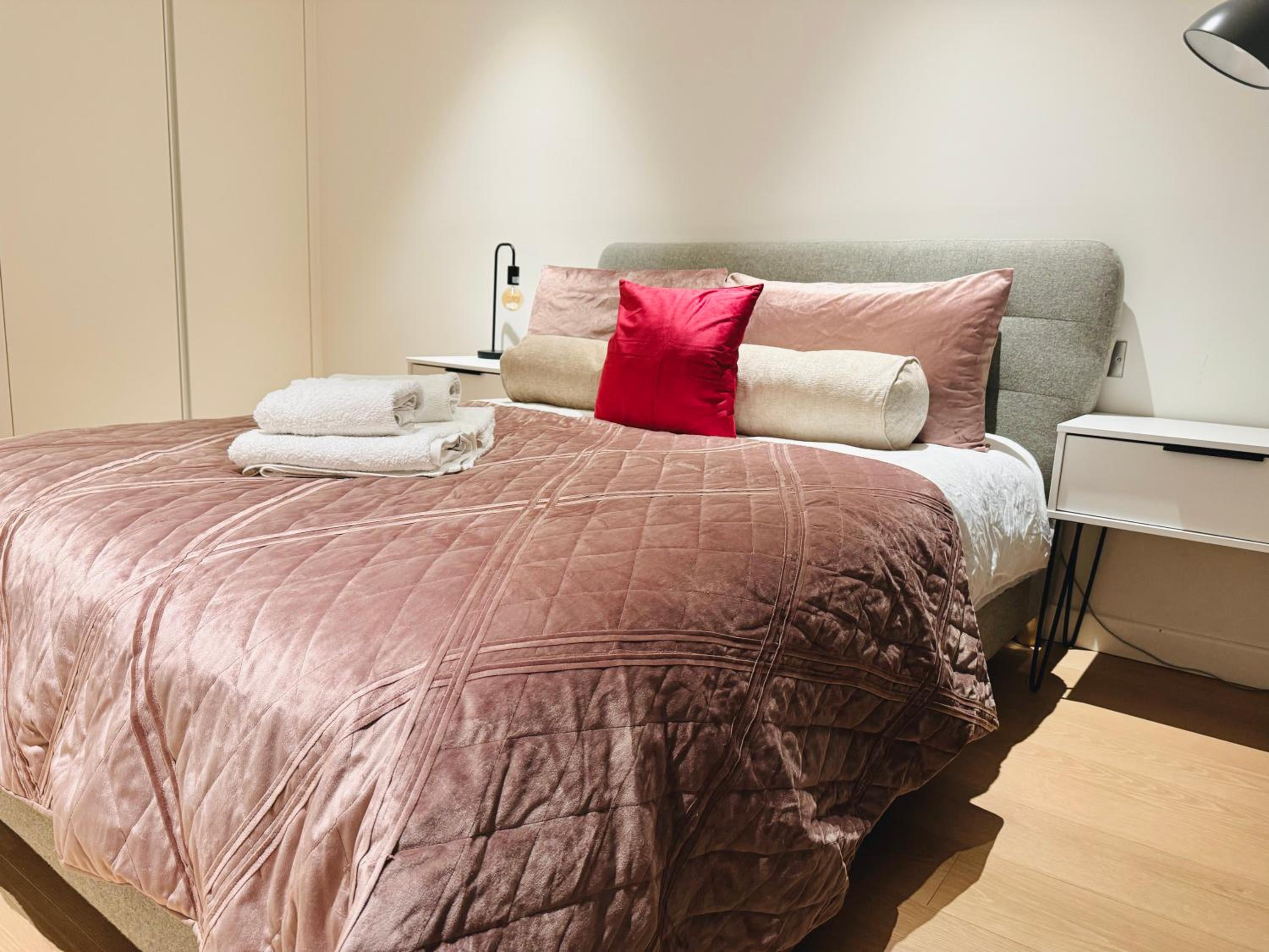 Upper Riverside O2 2Bedroom Flat 05
