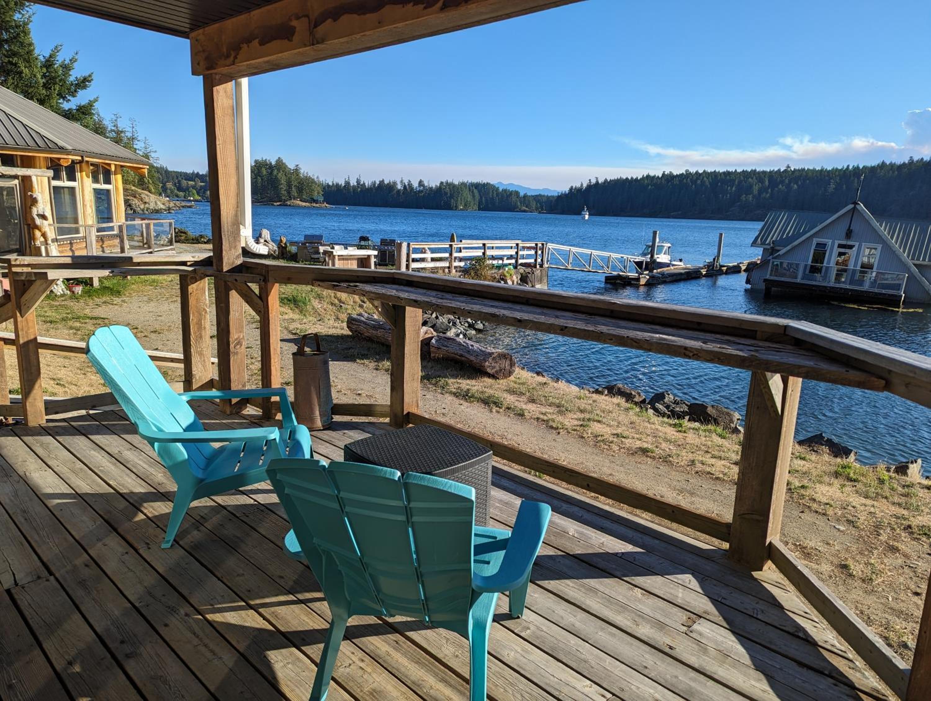 Jade Resort-Oceanfront Suites in Gowlland Harbour