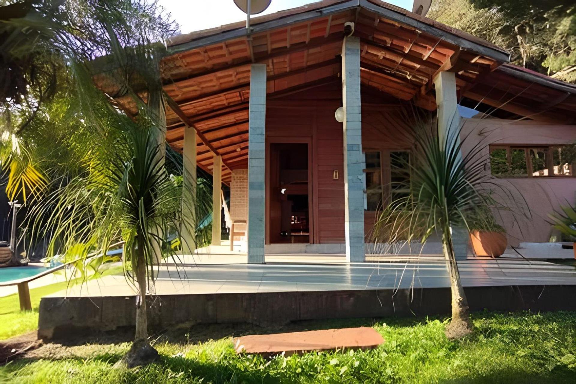 Chácara com Tobogã em São Roque