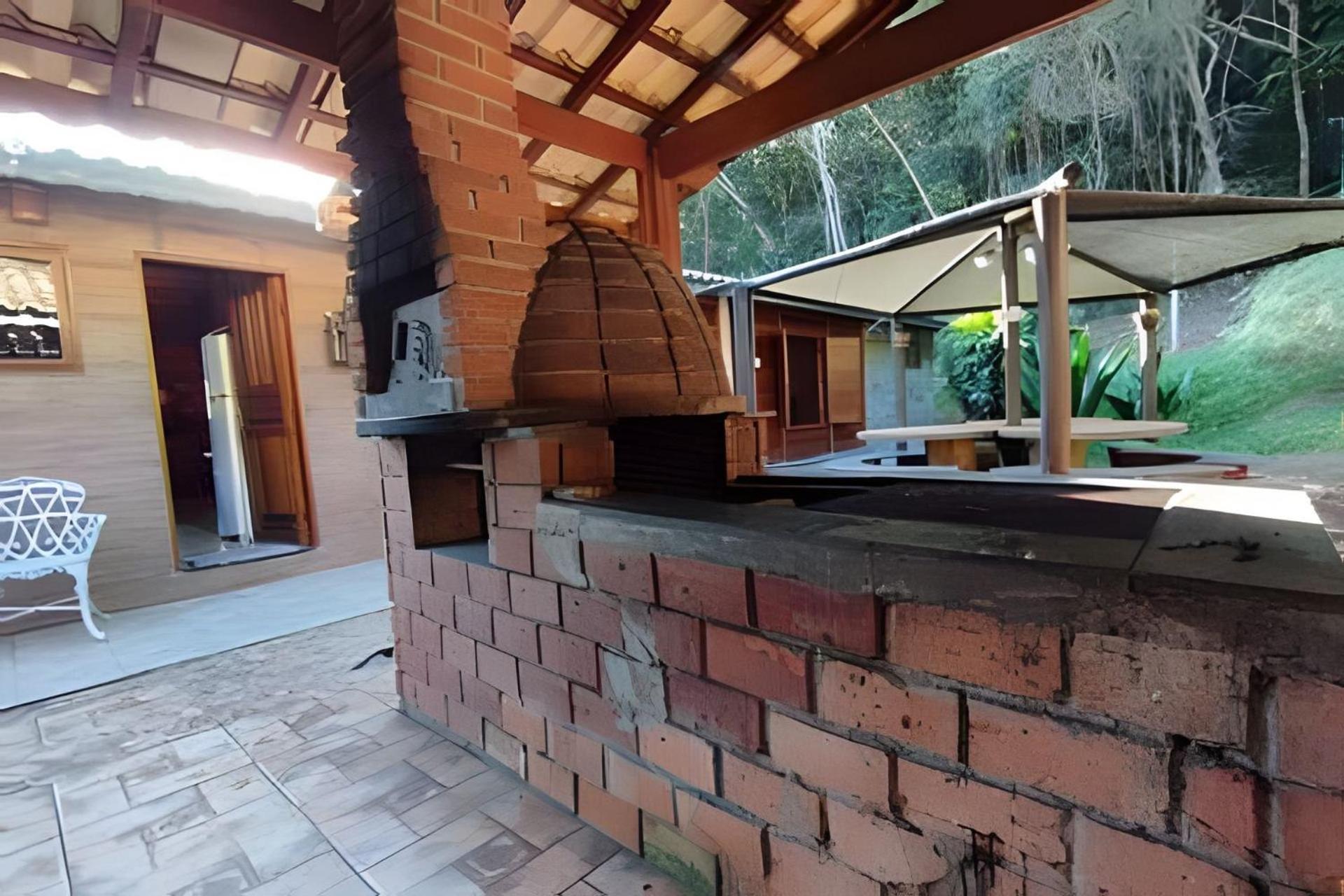 Chácara com Tobogã em São Roque