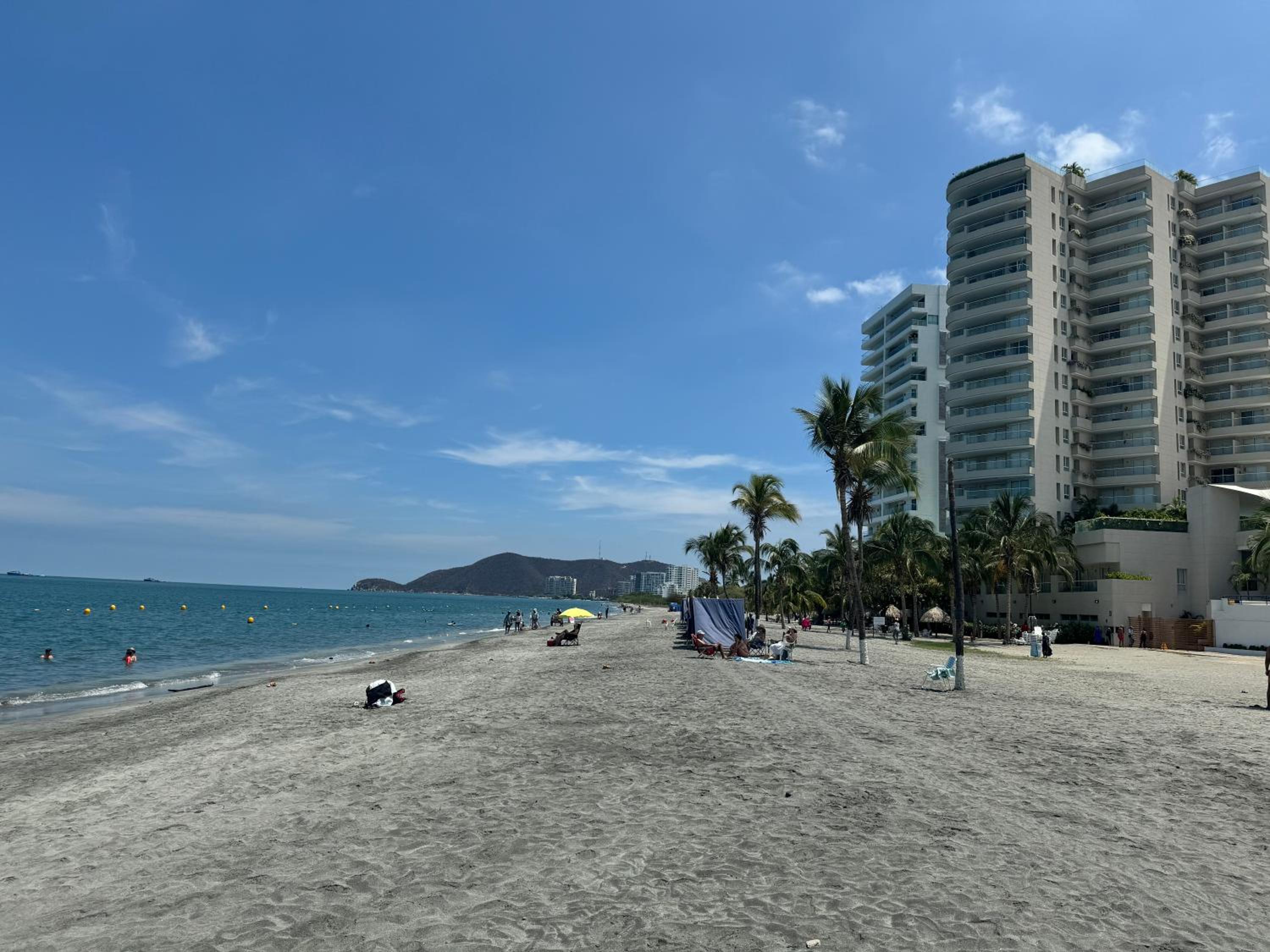 Suite con Jacuzzi y vista al mar piso 14