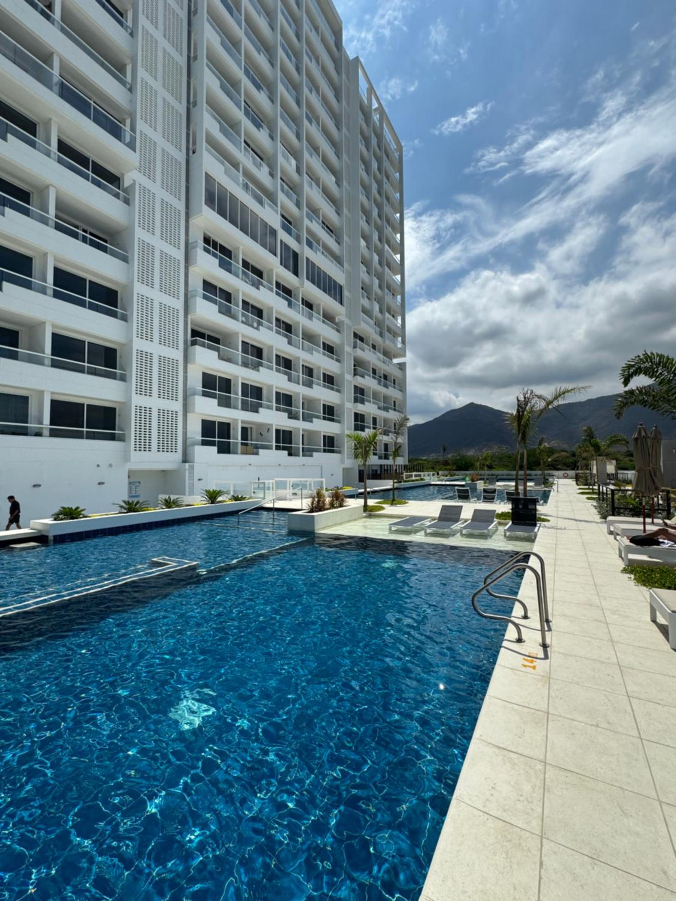 Suite con Jacuzzi y vista al mar piso 14