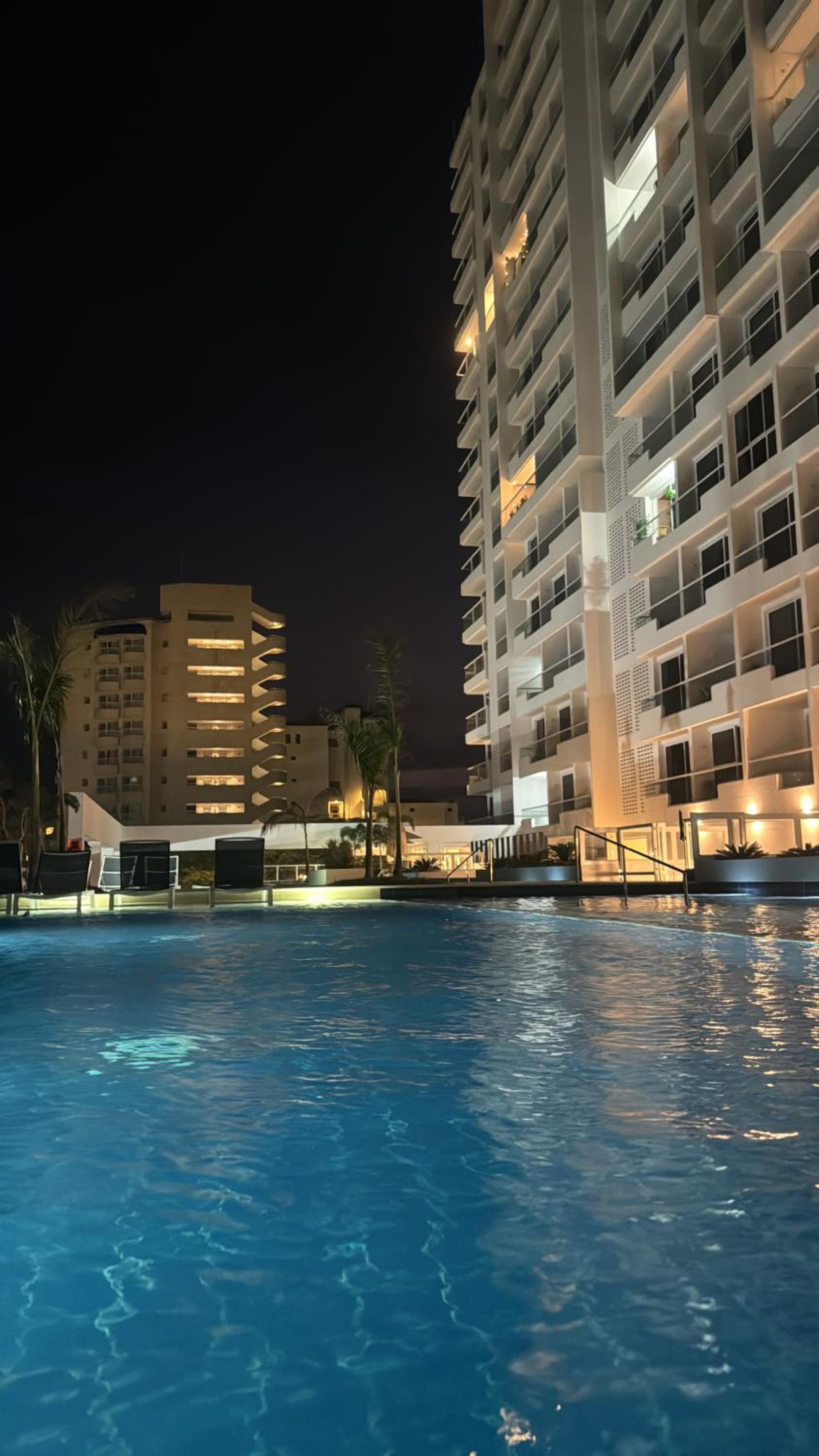 Suite con Jacuzzi y vista al mar piso 14