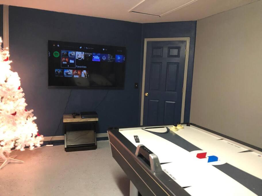 Disney Villa Magical Retreat Private Pool, LakeView & Game Room - Image 2