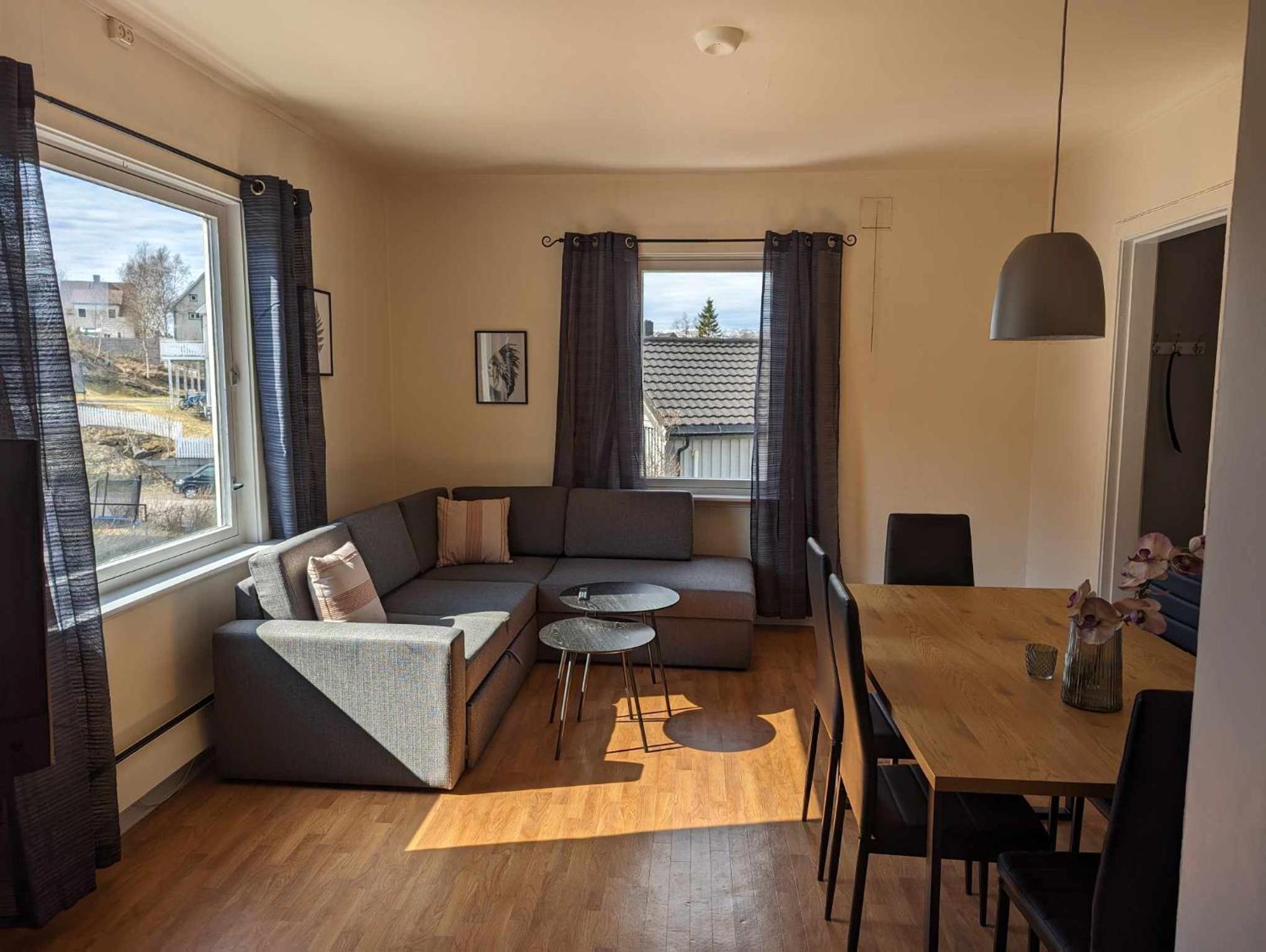 Railside Track Apartment OJ1-2 view 3