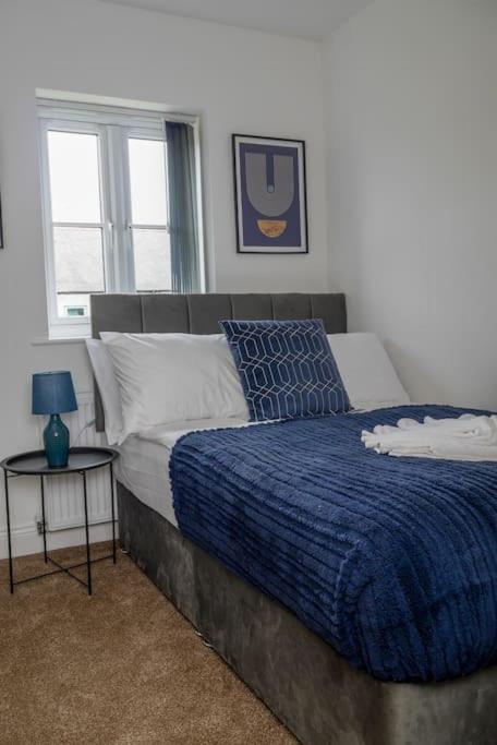 Short Stays, Free Parking, Contractors, Families - Large Home