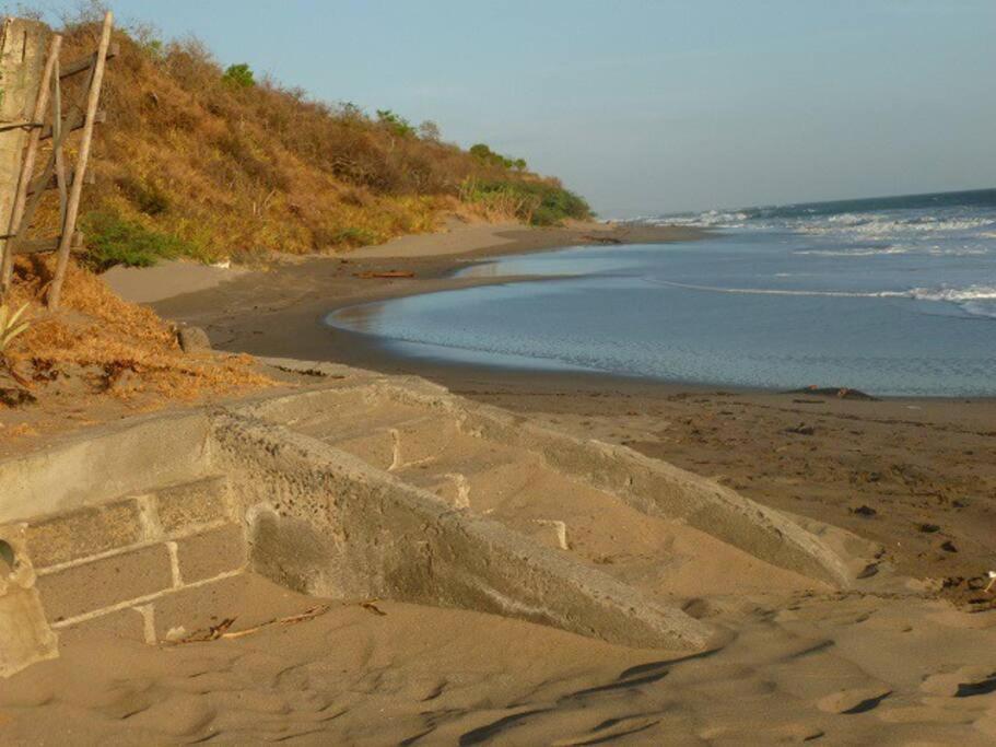 Hospedaje frente a la playa Huehuete view 4