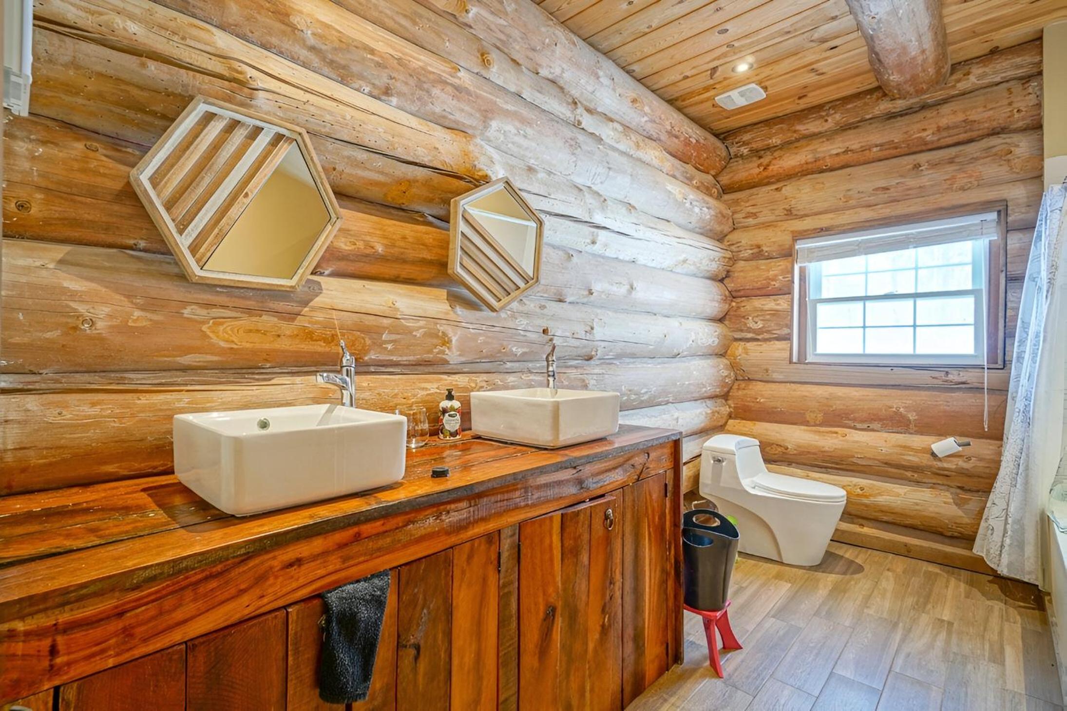 Chalet en bois rond des Perséides