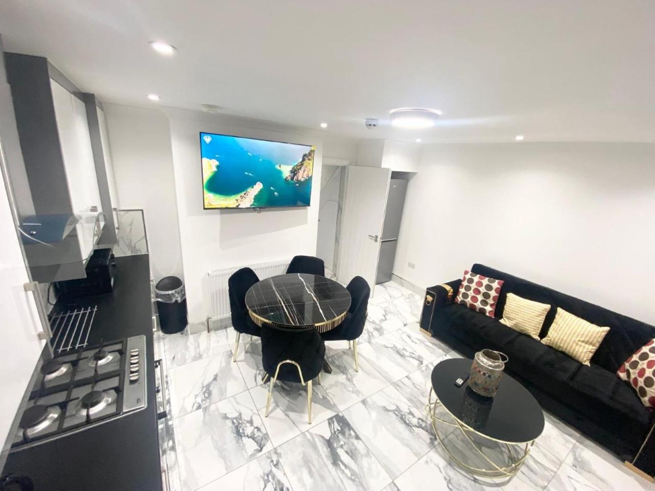 Hayes Vacations - THE ROYAL BOUTIQUE WESTMINSTER LODGE by LONDON SLEEP 9 - Property Image 7