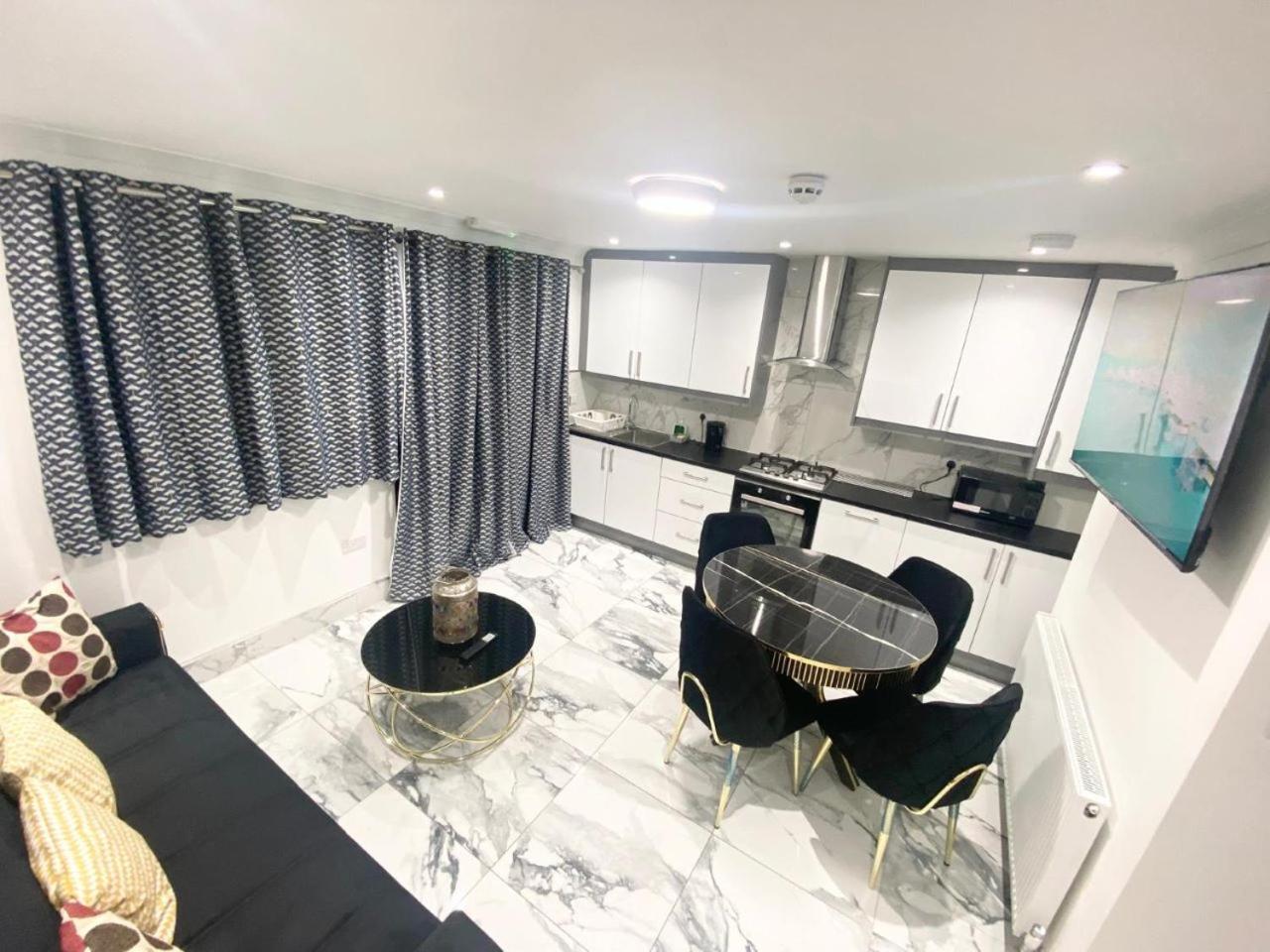 Hayes Vacations - THE ROYAL BOUTIQUE WESTMINSTER LODGE by LONDON SLEEP 9 - Property Image 14