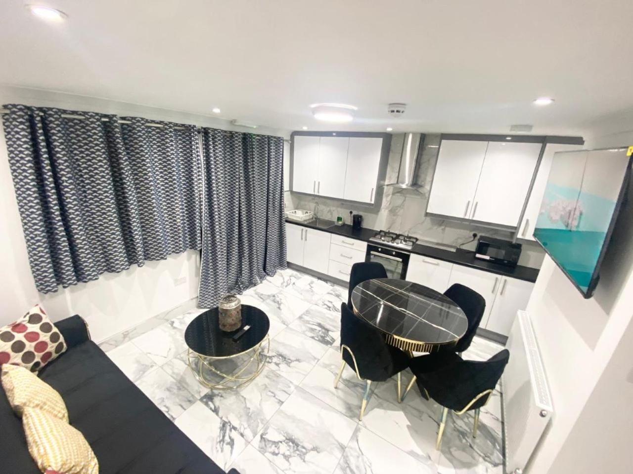 Hayes Vacations - THE ROYAL BOUTIQUE WESTMINSTER LODGE by LONDON SLEEP 9 - Property Image 38