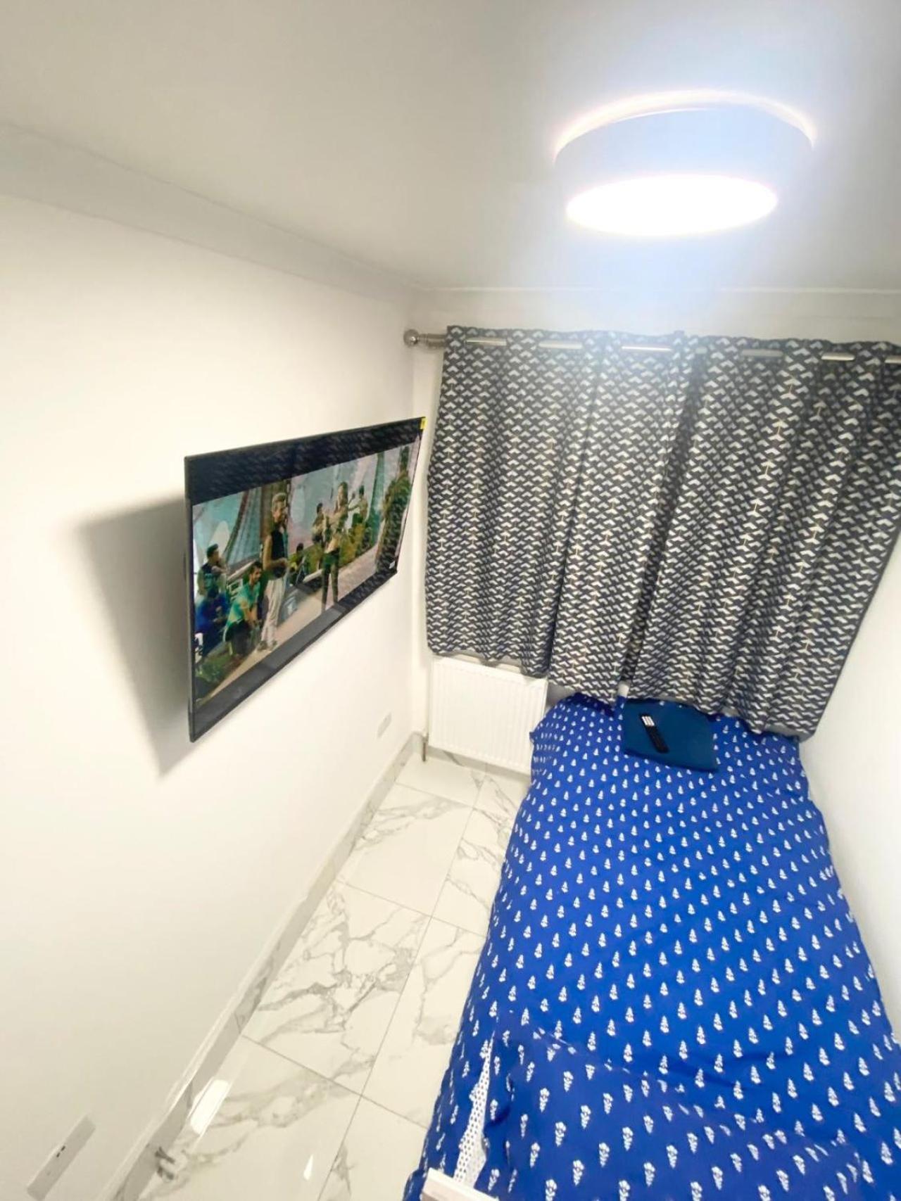 Hayes Vacations - THE ROYAL BOUTIQUE WESTMINSTER LODGE by LONDON SLEEP 9 - Property Image 20