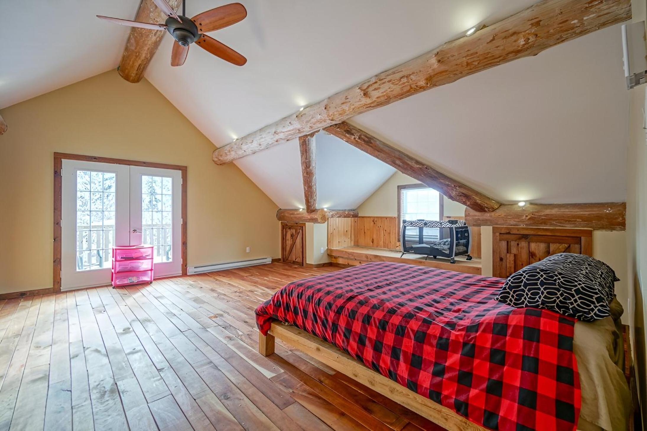 Chalet en bois rond des Perséides