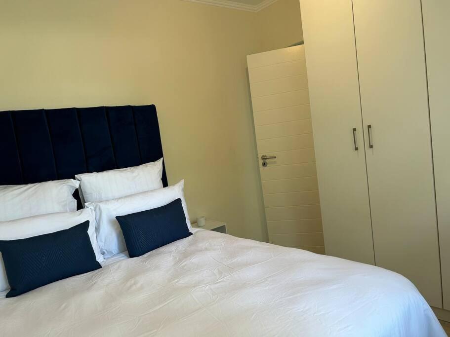 Contemporary Apartment in Golf Estate