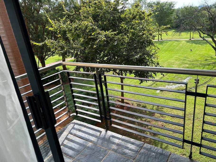 Contemporary Apartment in Golf Estate