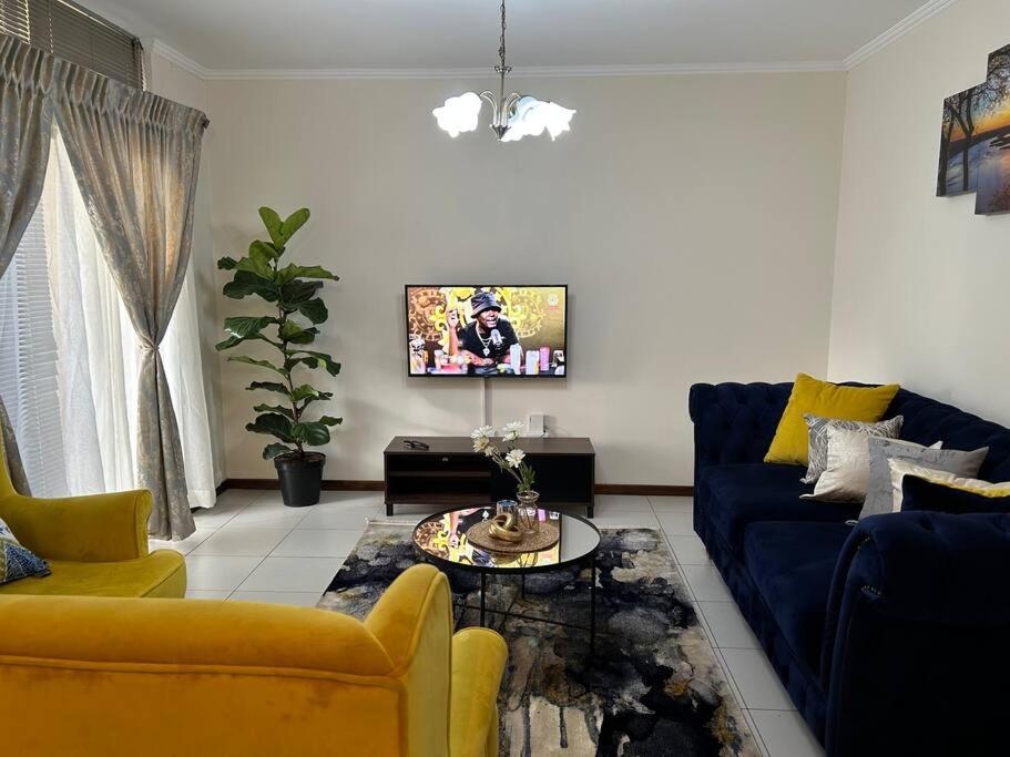 Contemporary Apartment in Golf Estate