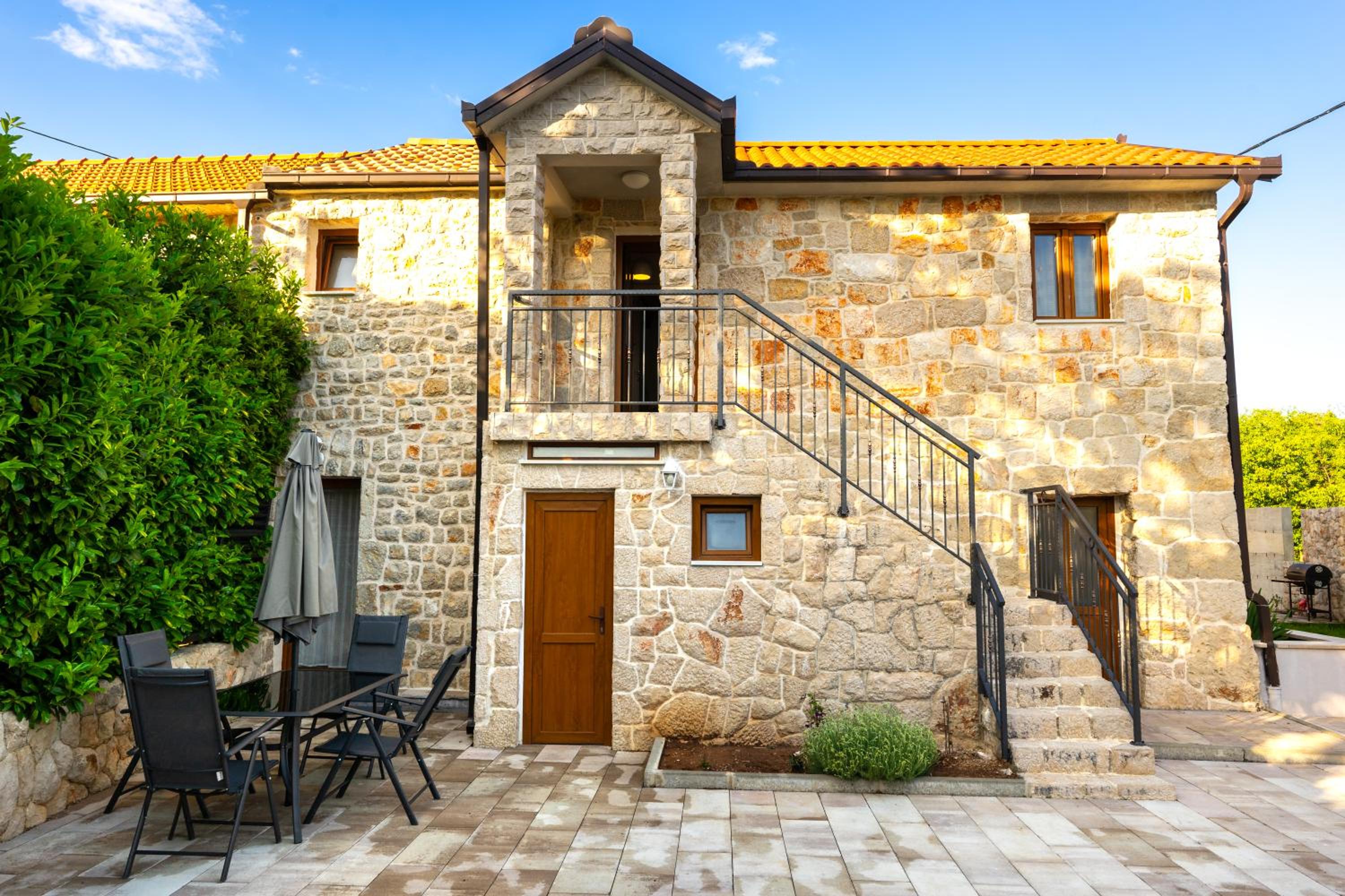 Romantic Stone House with a pool