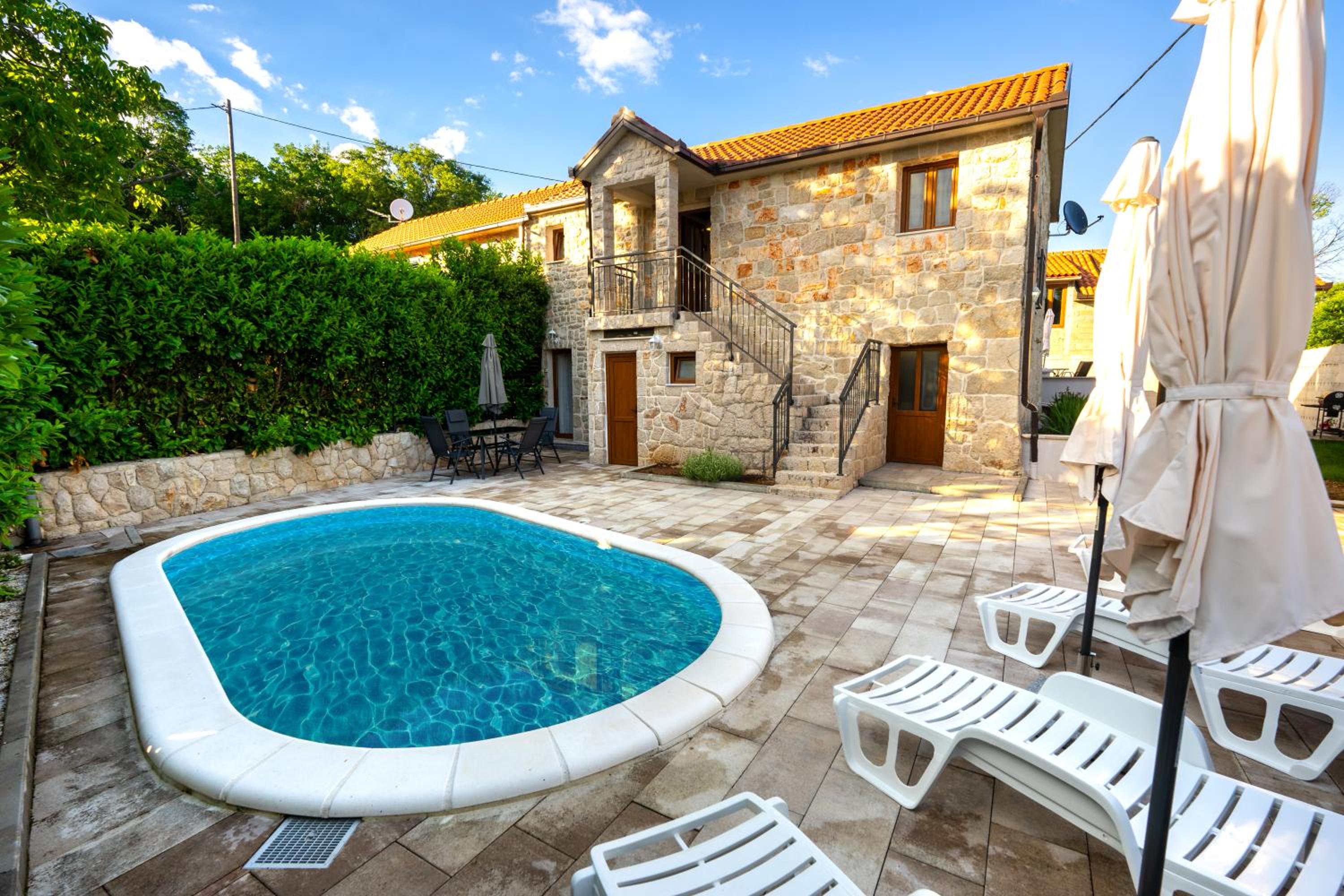 Romantic Stone House with a pool