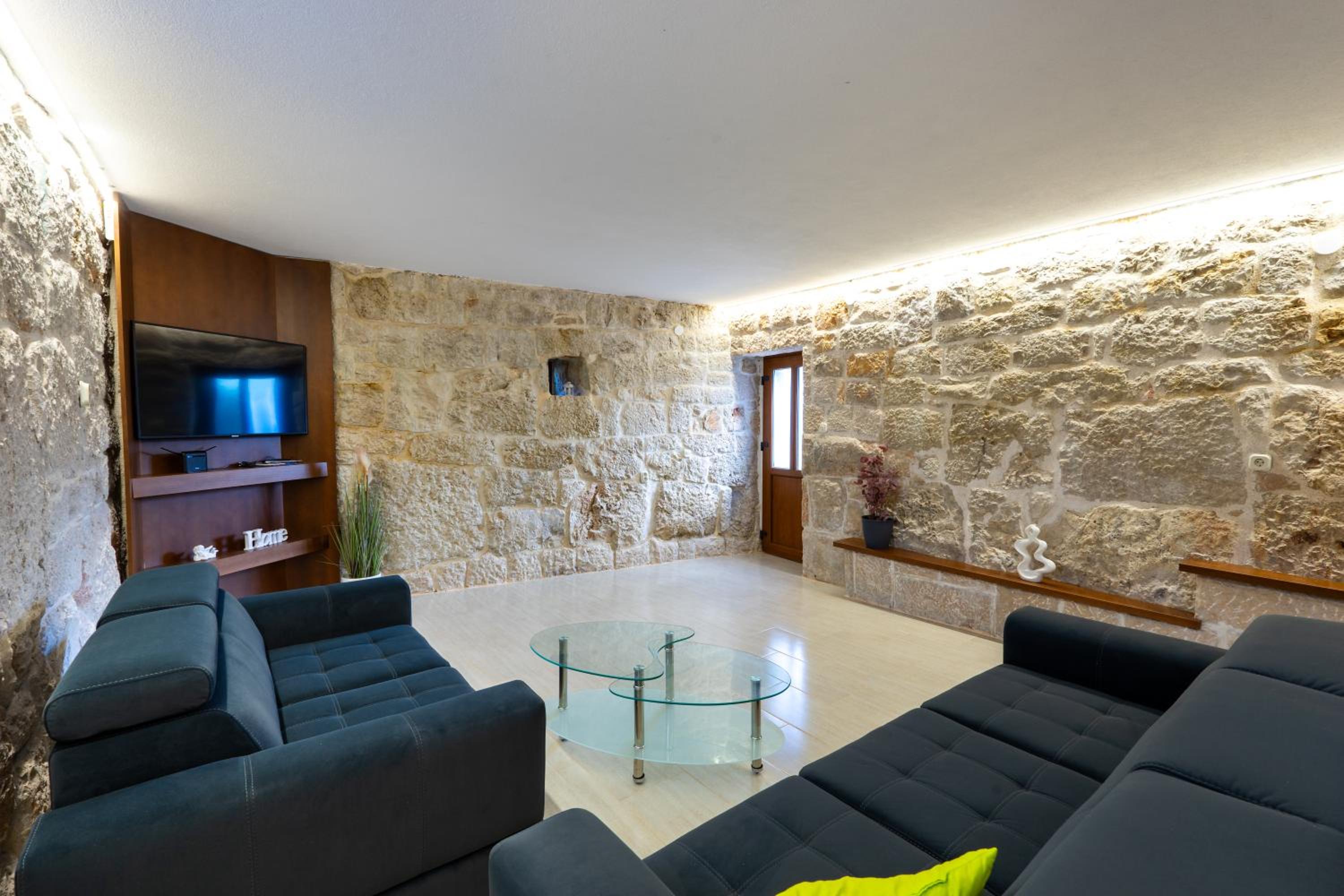 Romantic Stone House with a pool