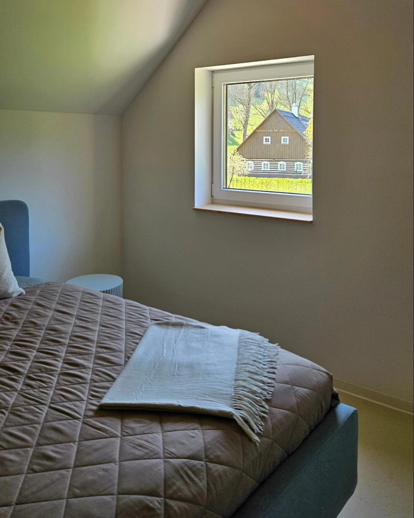 romantic cabin Methuya, private outdoor sauna included