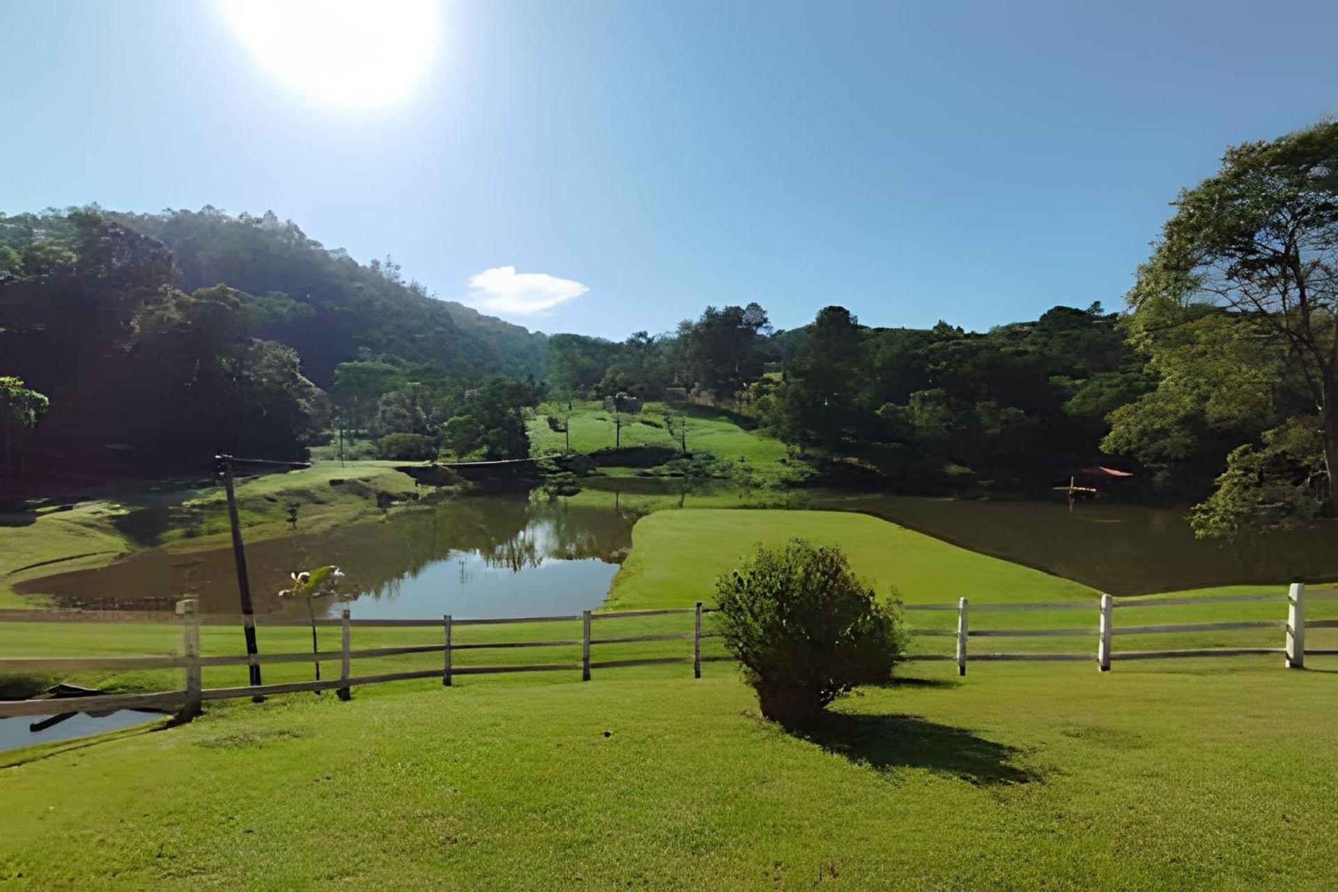 Fazenda com Lago em São Roque