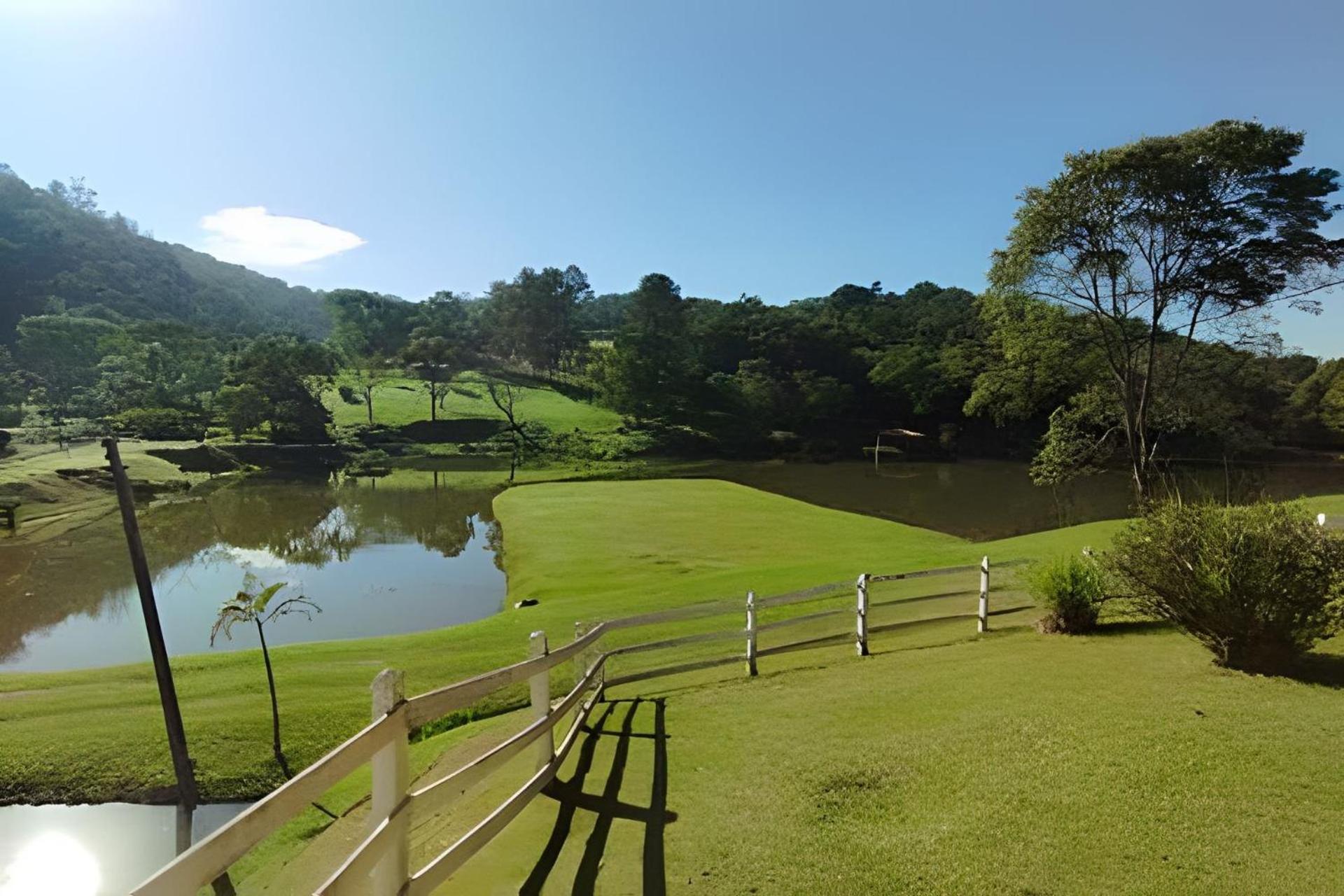 Fazenda com Lago em São Roque