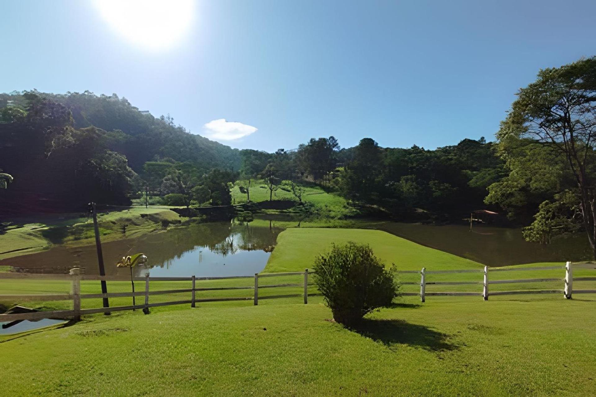 Fazenda com Lago em São Roque