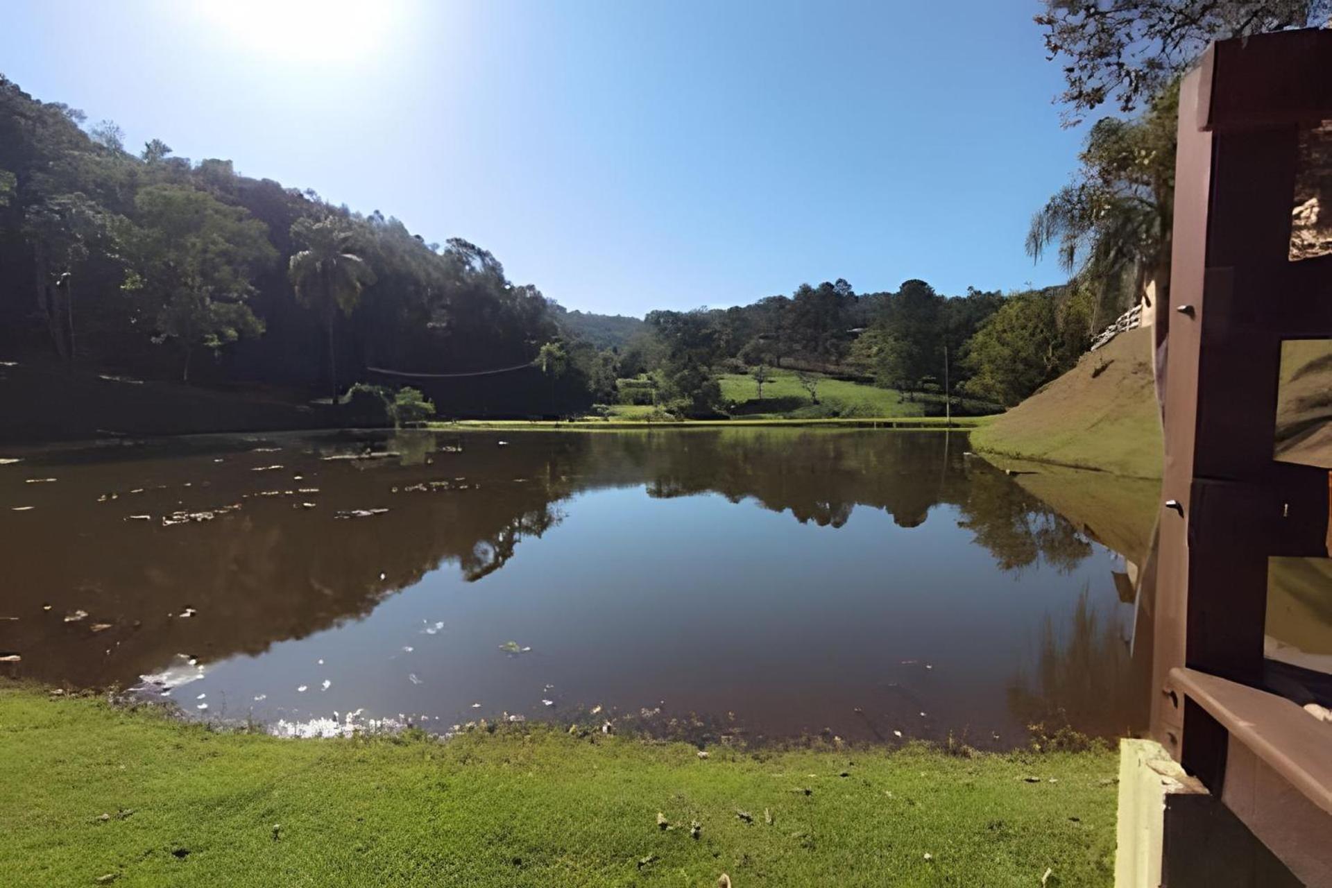 Fazenda com Lago em São Roque