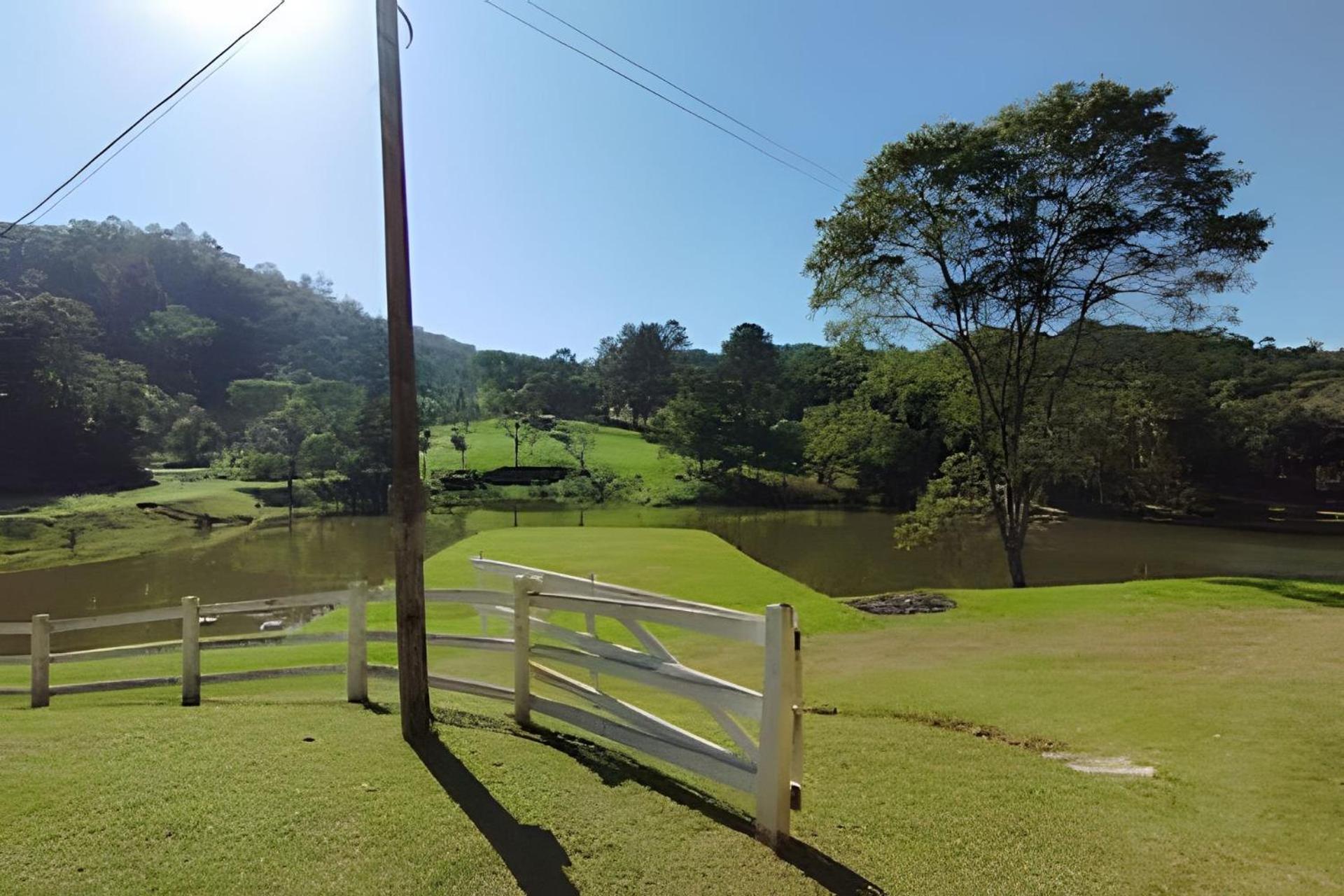 Fazenda com Lago em São Roque