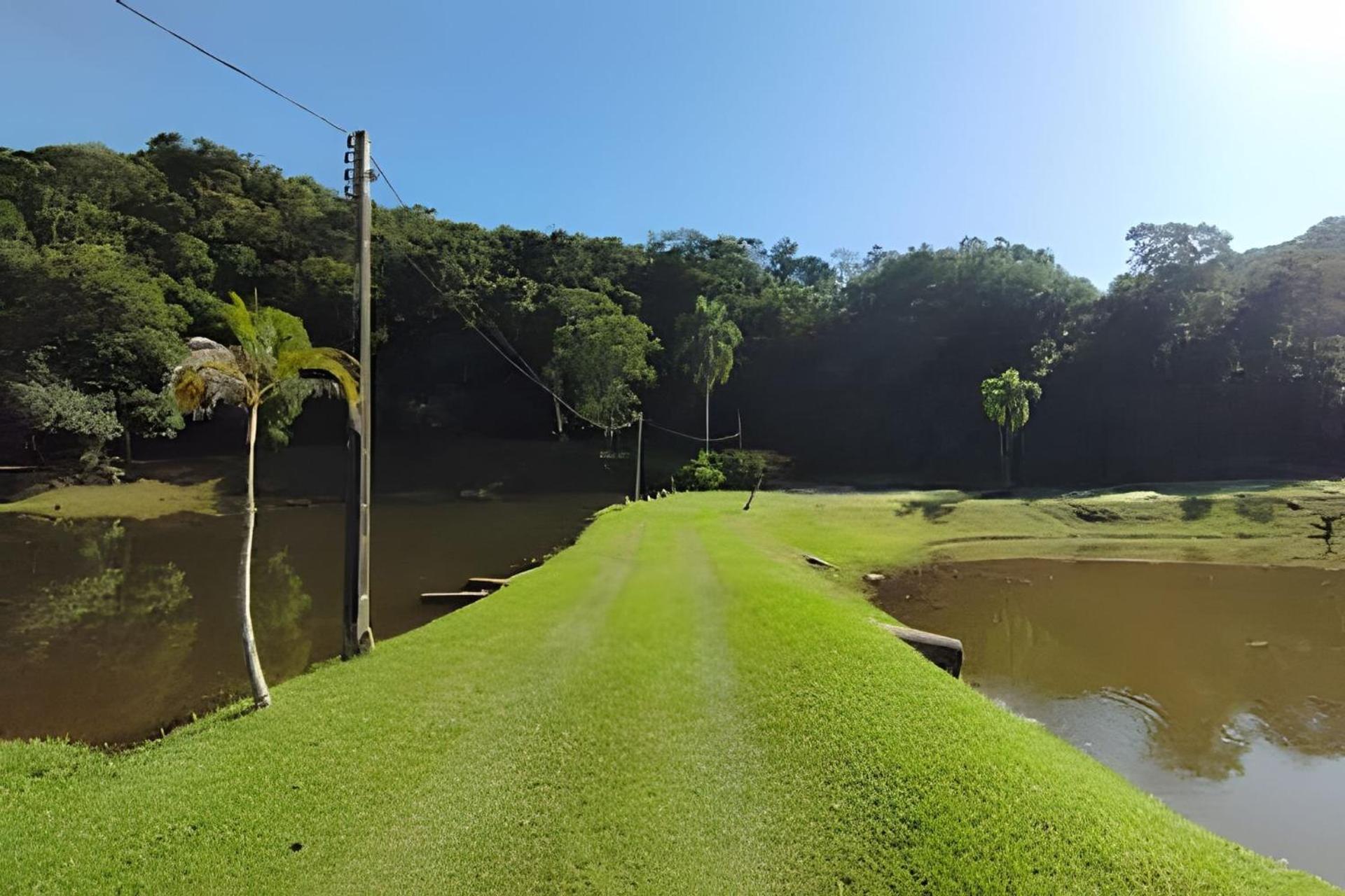 Fazenda com Lago em São Roque