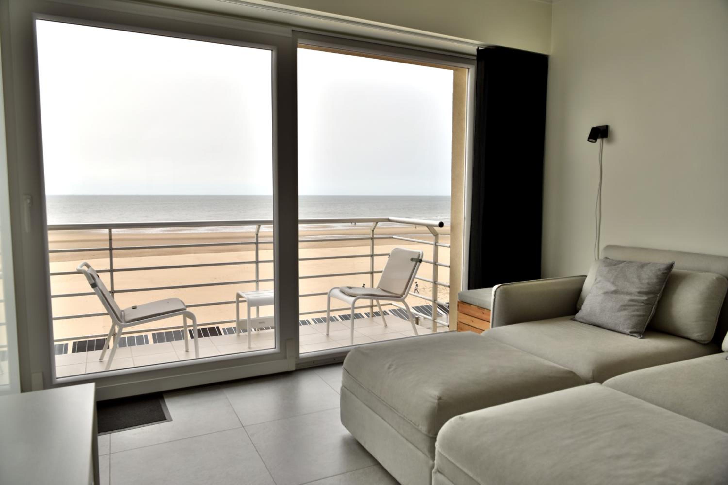 Ostend Sea View Apartment view 3
