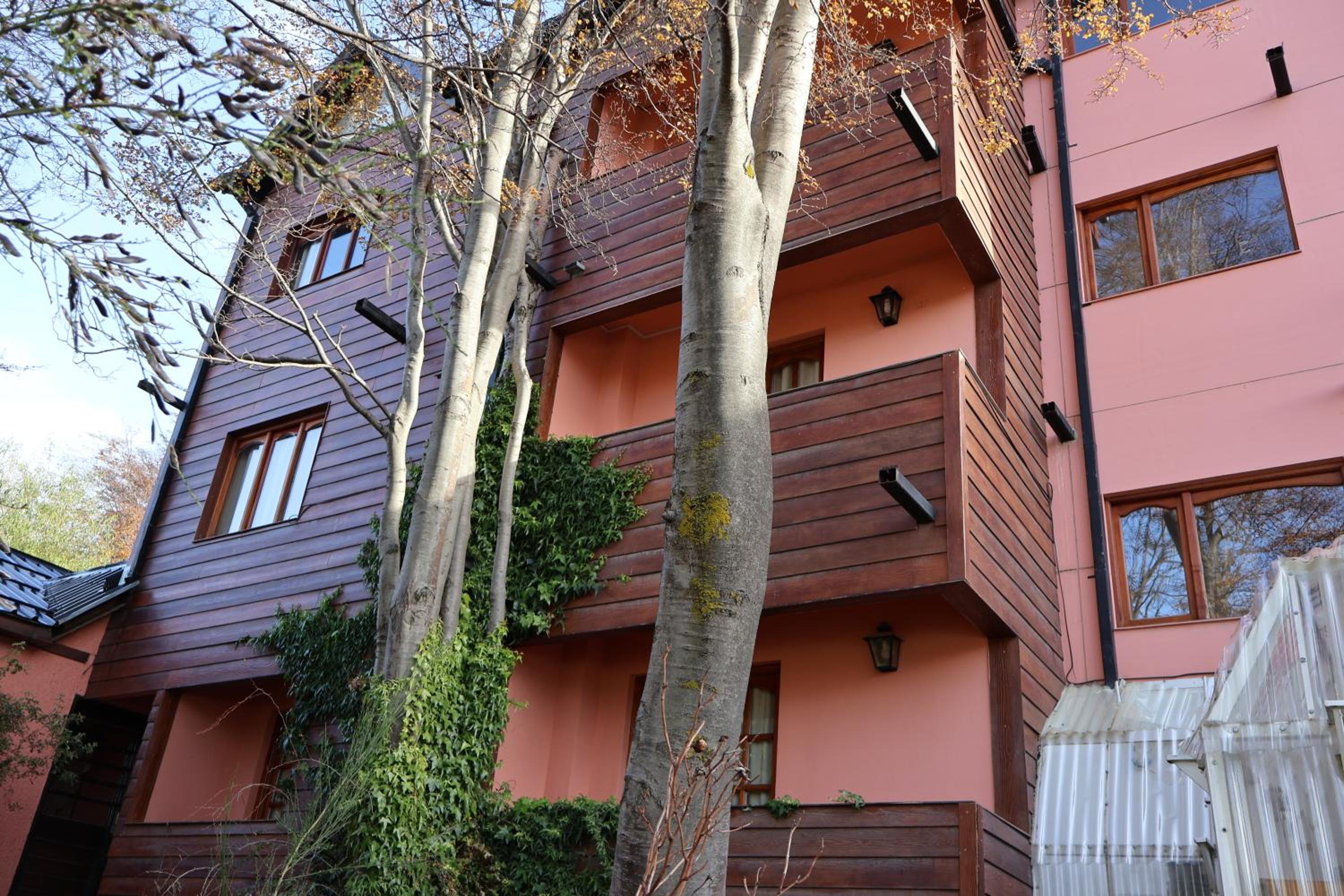 Hotel Valle Frío Ushuaia - Image 1