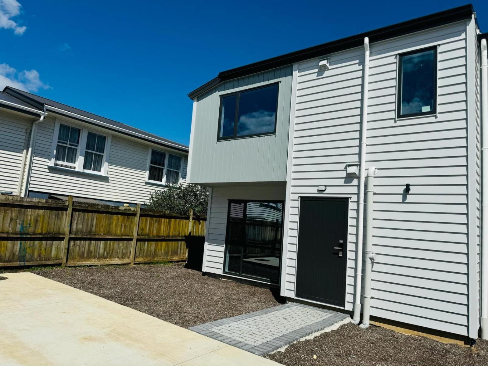 Holiday Home or Short term Rental in Papatoetoe view 2
