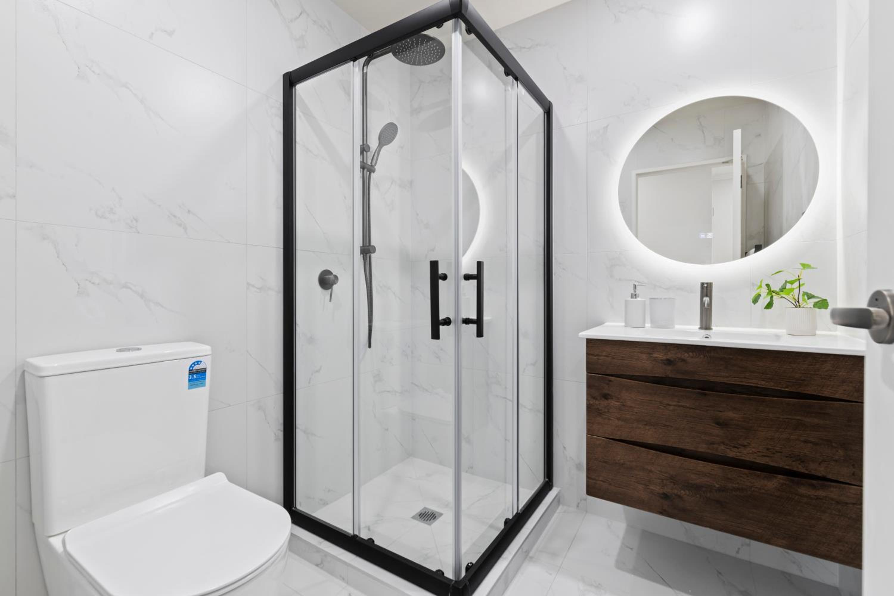 Holiday Home or Short term Rental in Papatoetoe view 5